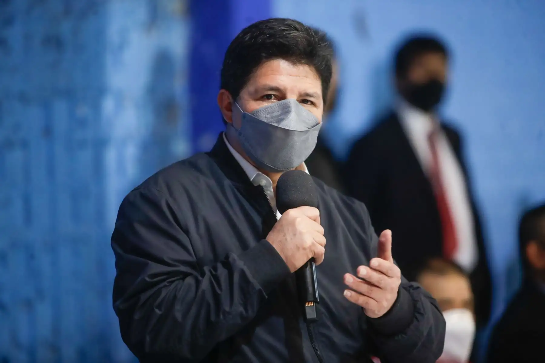 En su encuentro con el gremio de pescadores artesanales por el Día del Pescador, el presidente Pedro Castillo acompañado por el ministro de la producción Jorge Luis Prado Palomino, reconoció la contribución de las mujeres y hombres del mar en la seguridad alimentaria, generación de empleos e ingresos económicos a miles de familias del país.
Fotos: ANDINA/Presidencia Perú