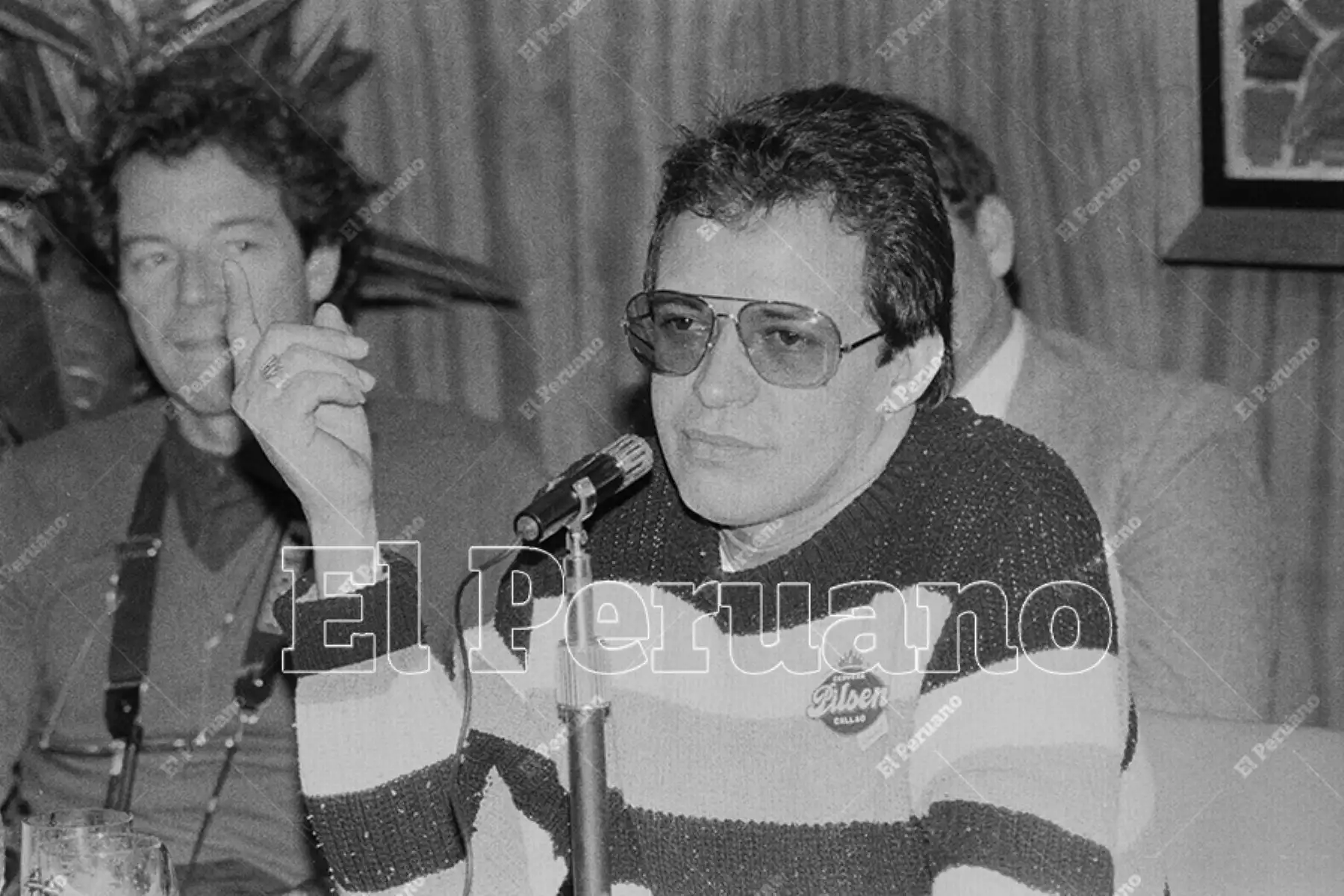 Lima - 5 agosto 1986 / Conferencia de prensa del cantante Héctor Lavoe sobre sus próximas presentaciones en el super estelar la Feria del Hogar. 
Foto: Archivo Histórico de El Peruano / Víctor Palomino