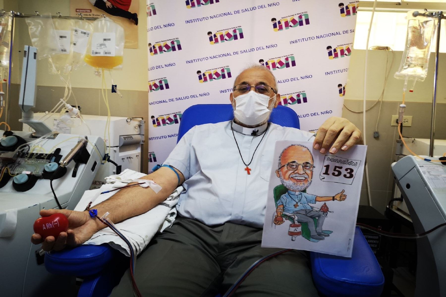 Padre Mateo dona sangre 153 veces Foto: Difusión.