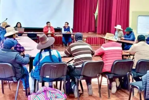 Proceso de diálogo con participación de representantes de las comunidades y el Estado. Foto: ANDINA/Difusión.