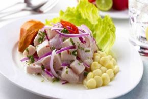 El ceviche es uno de los platos típicos peruanos más reconocidos por los turistas extranjeros. ANDINA/Difusión