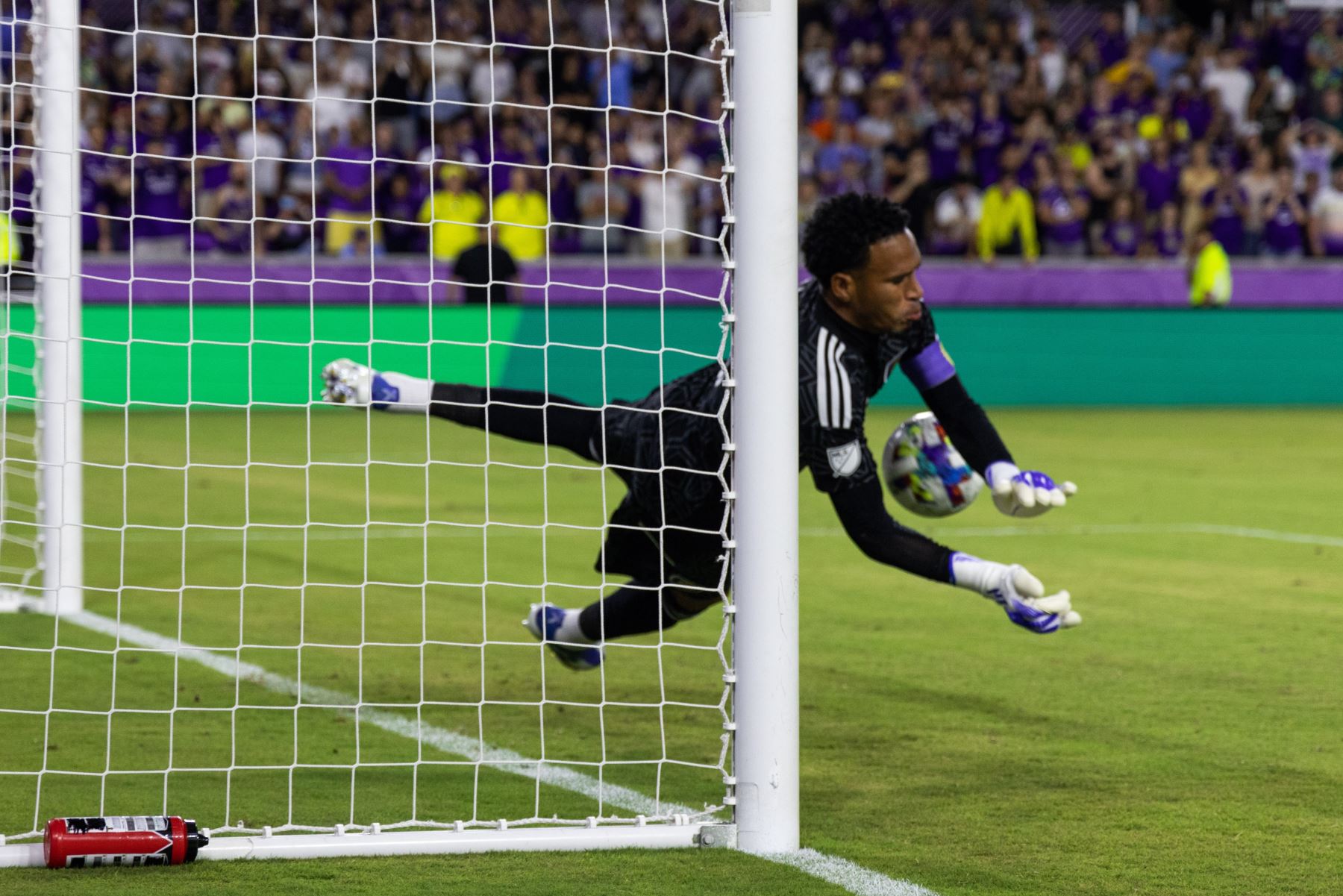 Pedro Gallese atajó el penal decisivo para que el Orlando City clasifique a las semifinales de la Copa 