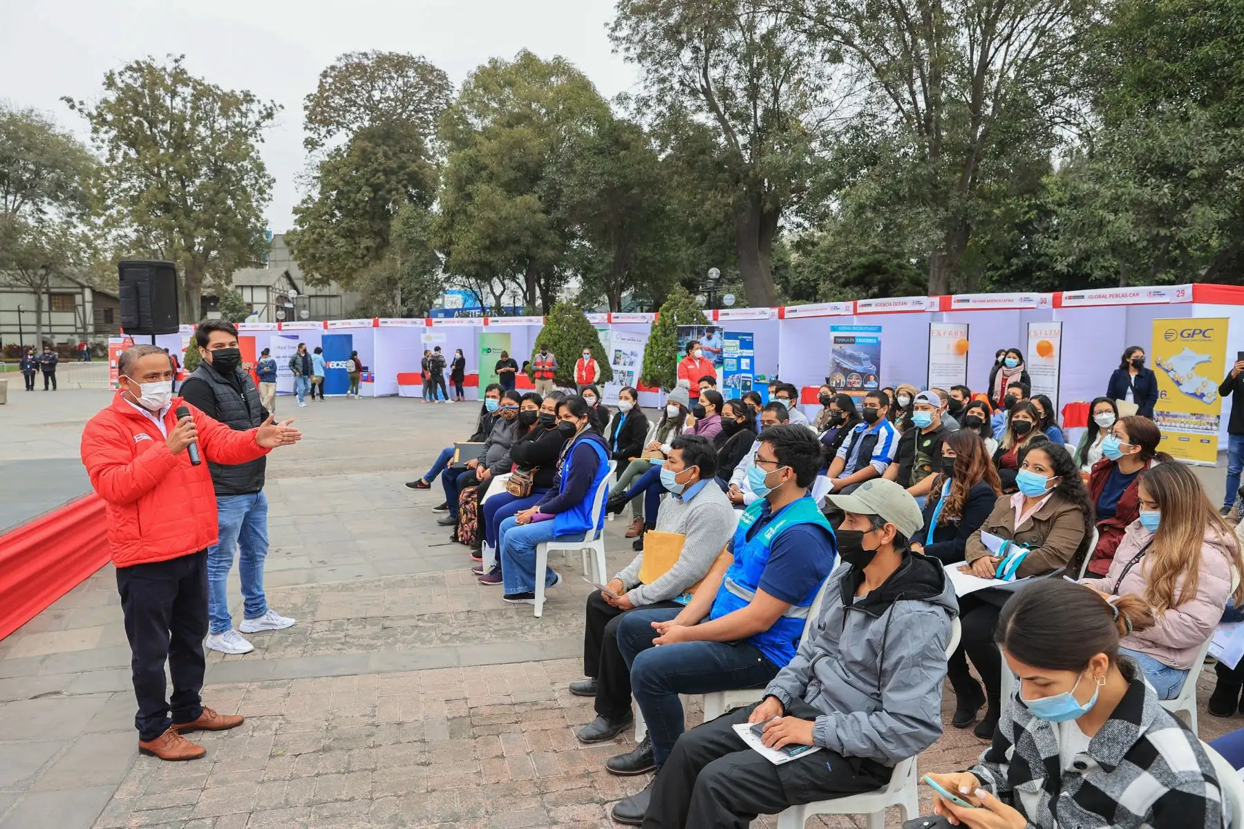 Feria Laboral de Lima Metropolitana que se lleva a cabo en el parque de la Exposición de Lima. En este evento se llevó a cabo la presentación de la Bolsa de Trabajo con inteligencia artificial del portal Empleos Perú que permitirá ayudar a lograr empleos formales y sostenibles en el tiempo y a su vez mejorará los procesos de intermediación laboral en favor del empleo y la empleabilidad de miles de ciudadanos registrados en dicha bolsa.  Foto: ANDINA/ Andrés Valle