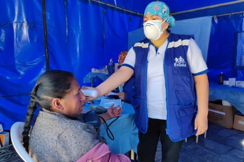 EsSalud brinda atención médica a familias afectadas por deslizamiento de tierra en Chavín de Huántar
