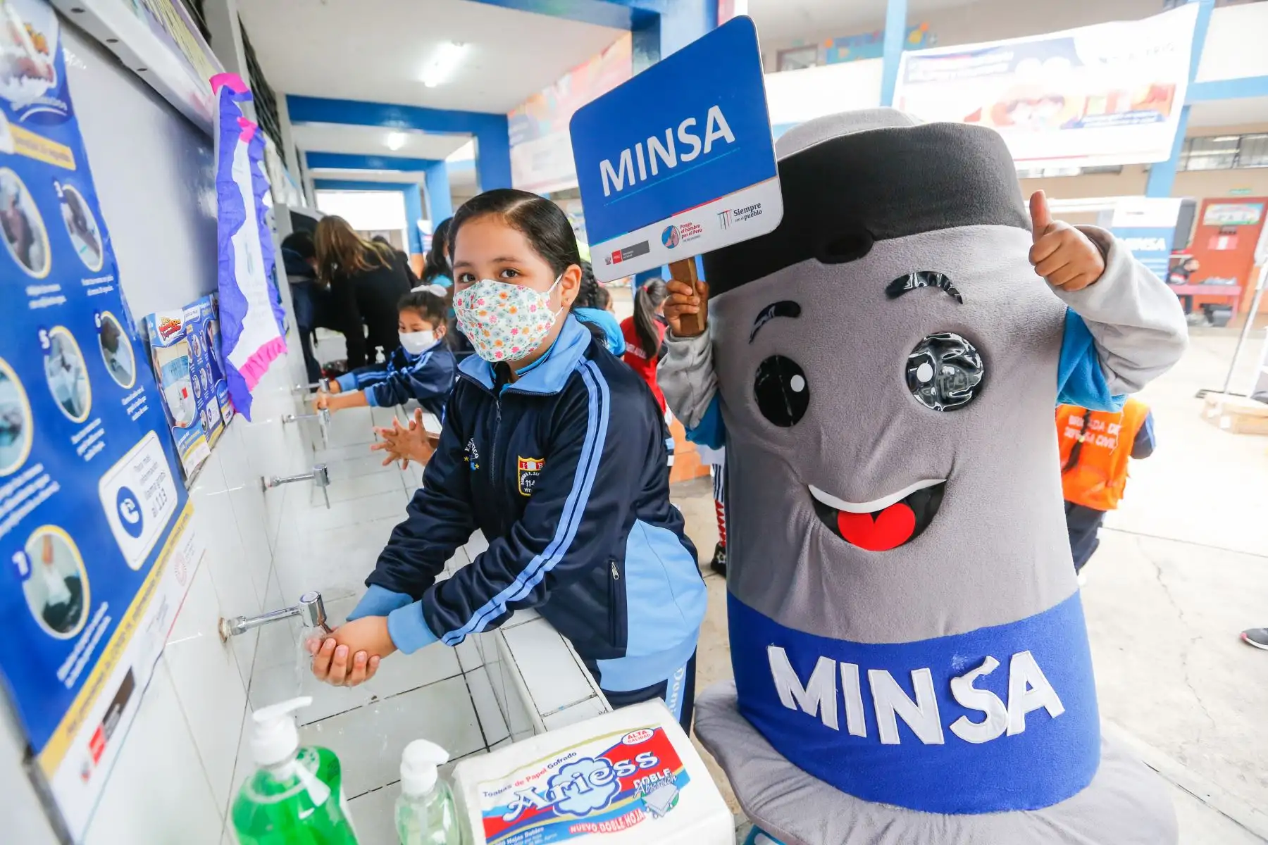Ministerio de Salud refuerza medidas de prevención contra la covid-19 en colegios.
Foto: Minsa
