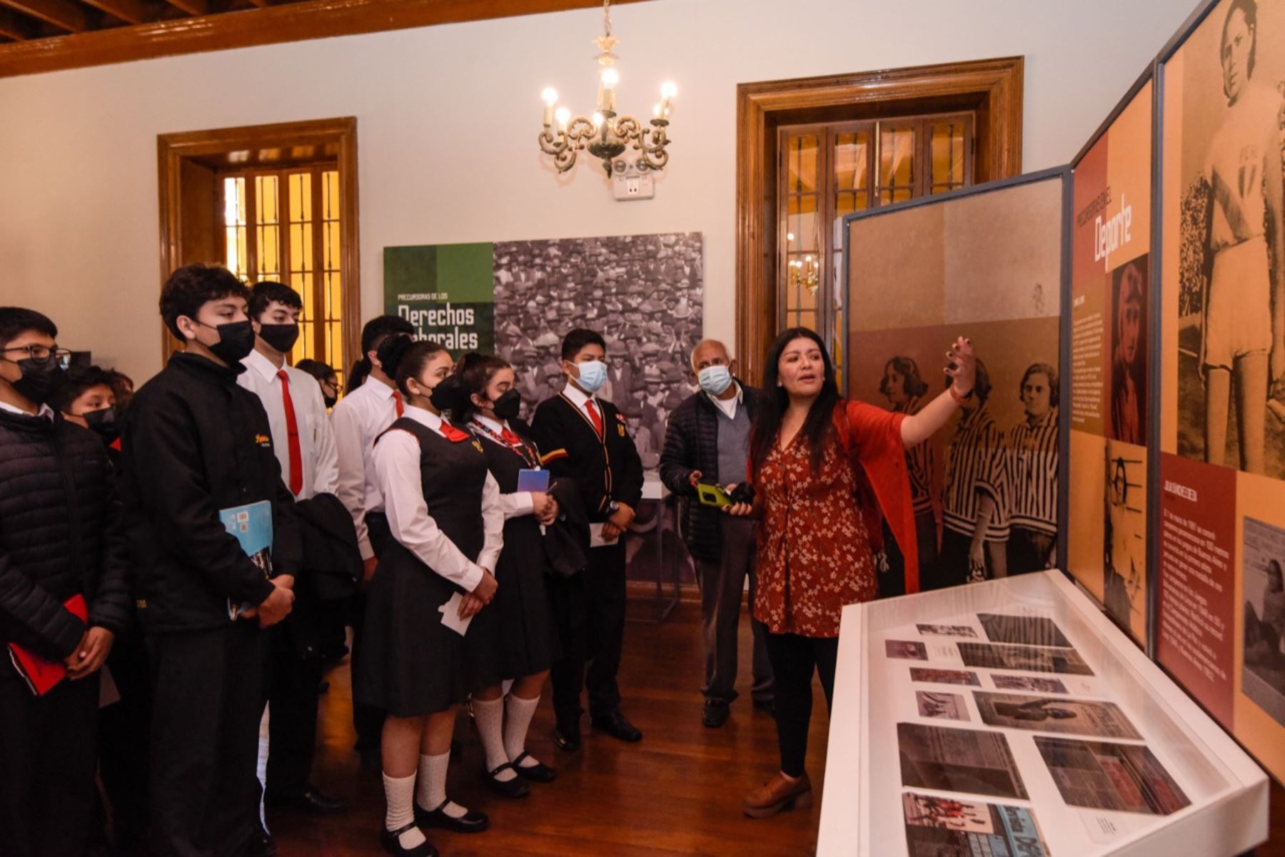 Proyecto Especial Bicentenario inauguró en Tacna exposición histórica “Precursoras de la igualdad en el siglo XX”.