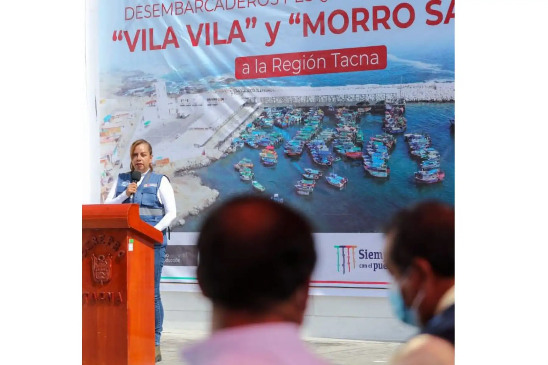El Ministerio de la Producción realizó la transferencia oficial de los desembarcaderos pesqueros artesanales de Morro Sama y Vila Vila a la región Tacna, como parte del proceso de descentralización para el desarrollo integral del país.
Foto: Ministerio de la Producción