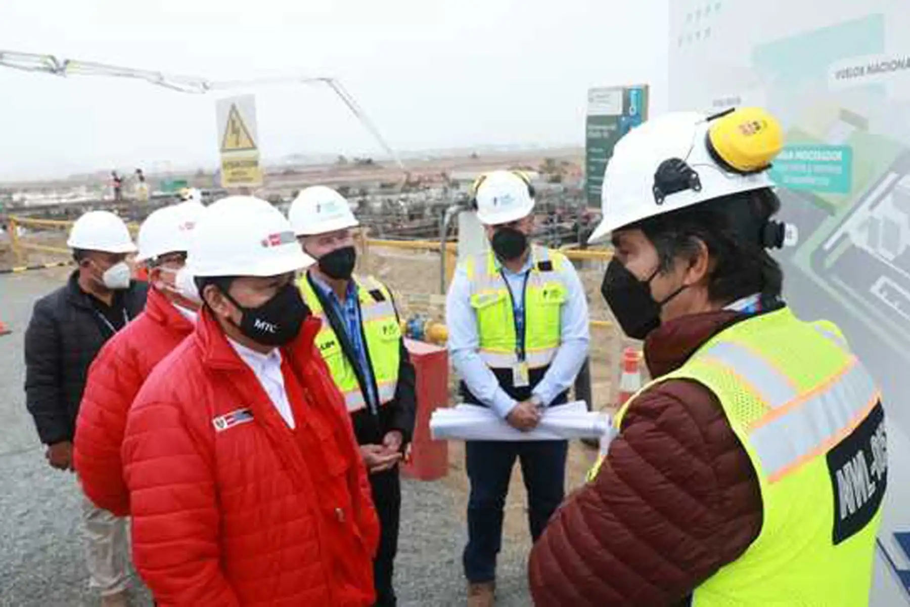 Ministro Barranzuela inspecciona obras de ampliación del aeropuerto Jorge Chávez