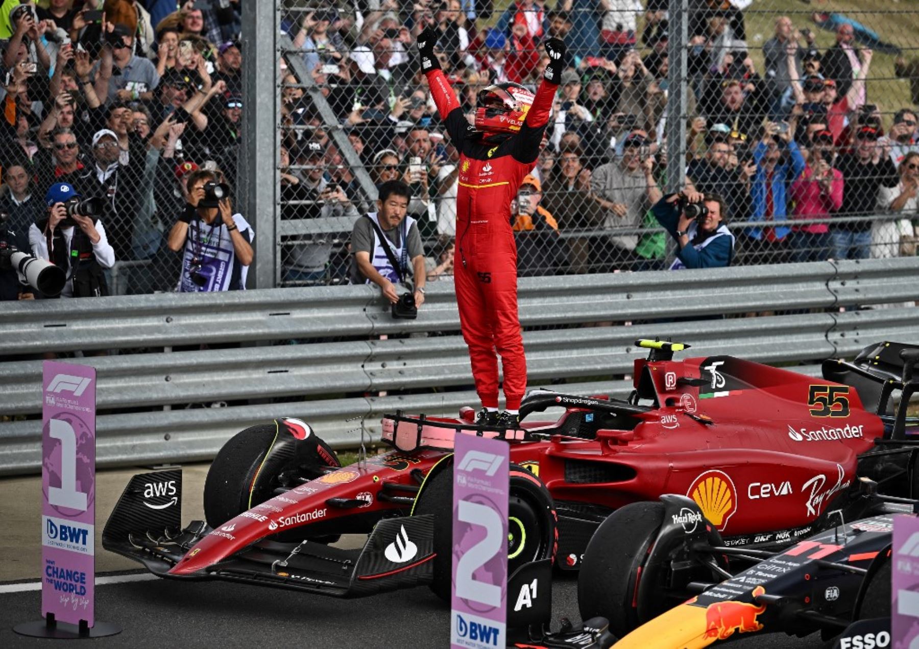 Carlos Sainz (Ferrari) ganó el Gran Premio de Gran Bretaña, el décimo del Mundial de Fórmula Uno, que se disputó en el circuito de Silverstone