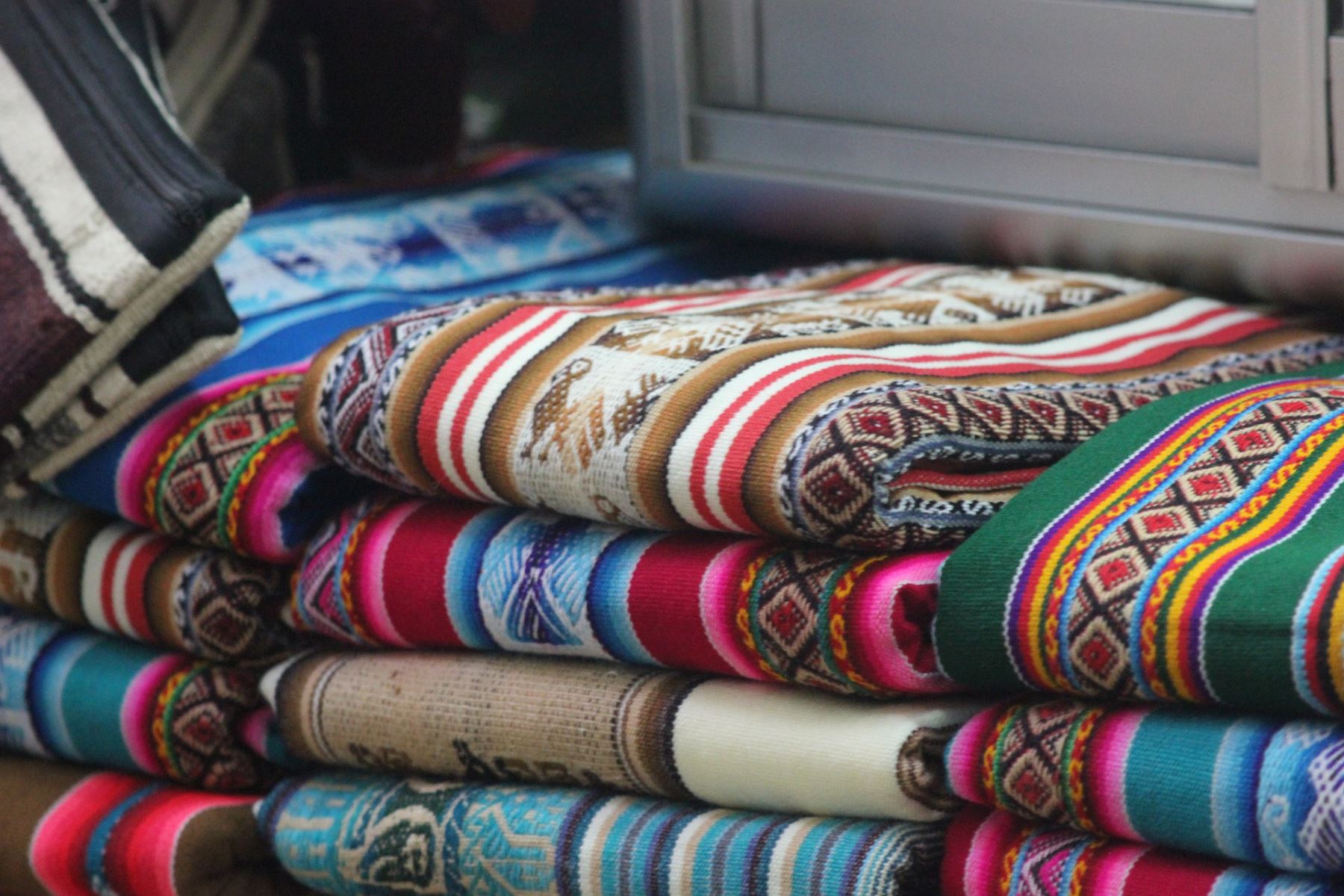 Demanda de EE.UU. impulsó envíos de mantas textiles a abril
