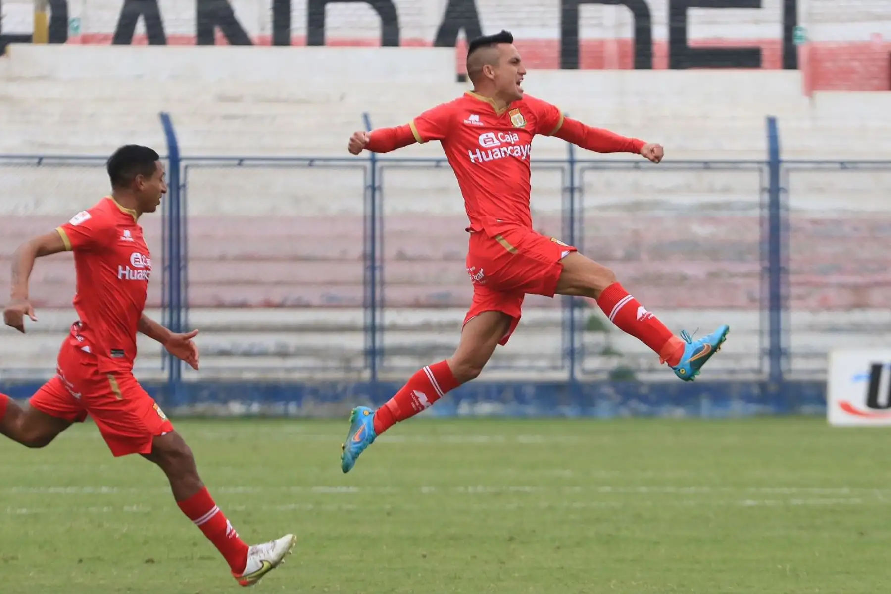 Carlos Ross anota ante Sport Boys por la fecha 19 del Torneo Apertura, en el estadio Miguel Grau del Callao. Foto: Sport Huancayo