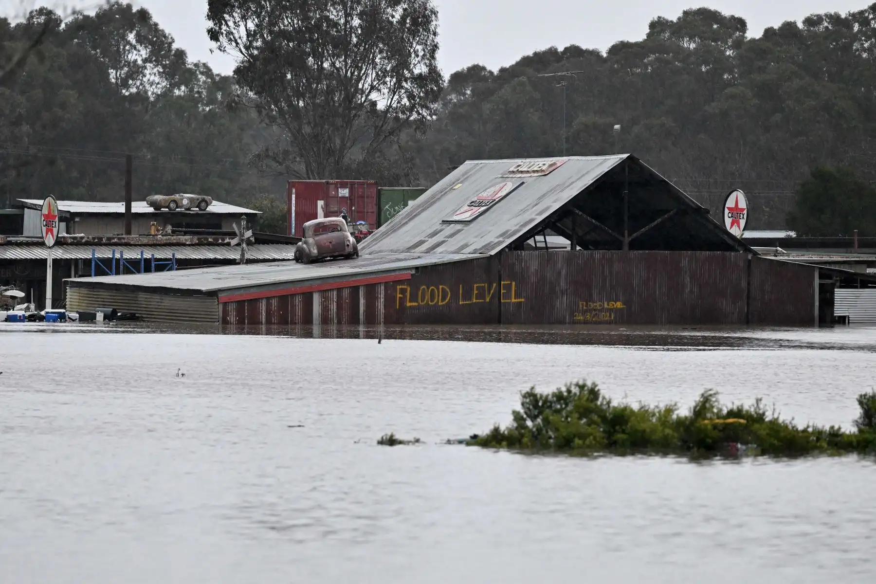 Vista general muestra un área inundada por el desbordamiento del río Hawkesbury debido a la lluvia torrencial  en Sydney. Foto: AFP