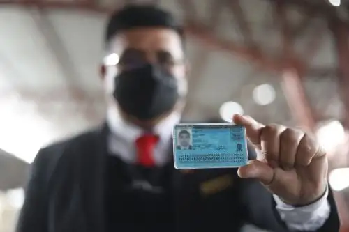 Si tu DNI azul está vigente, podrás realizar trámites y participar en las elecciones, recuerda Reniec. Foto: ANDINA