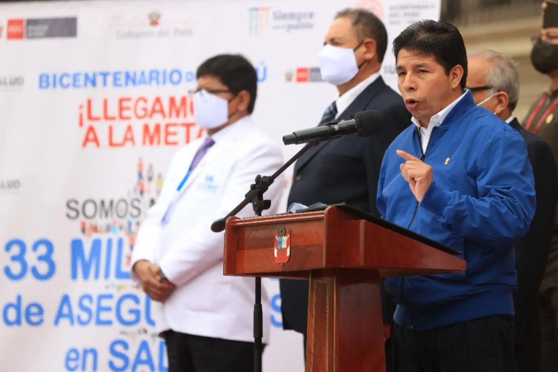 El mandatario Pedro Castillo Terrones, junto con ministros de Estado y otras autoridades, preside la actividad "Perú del Bicentenario: Asegurados en salud", en Palacio de Gobierno. Foto: ANDINA/Prensa Presidencia