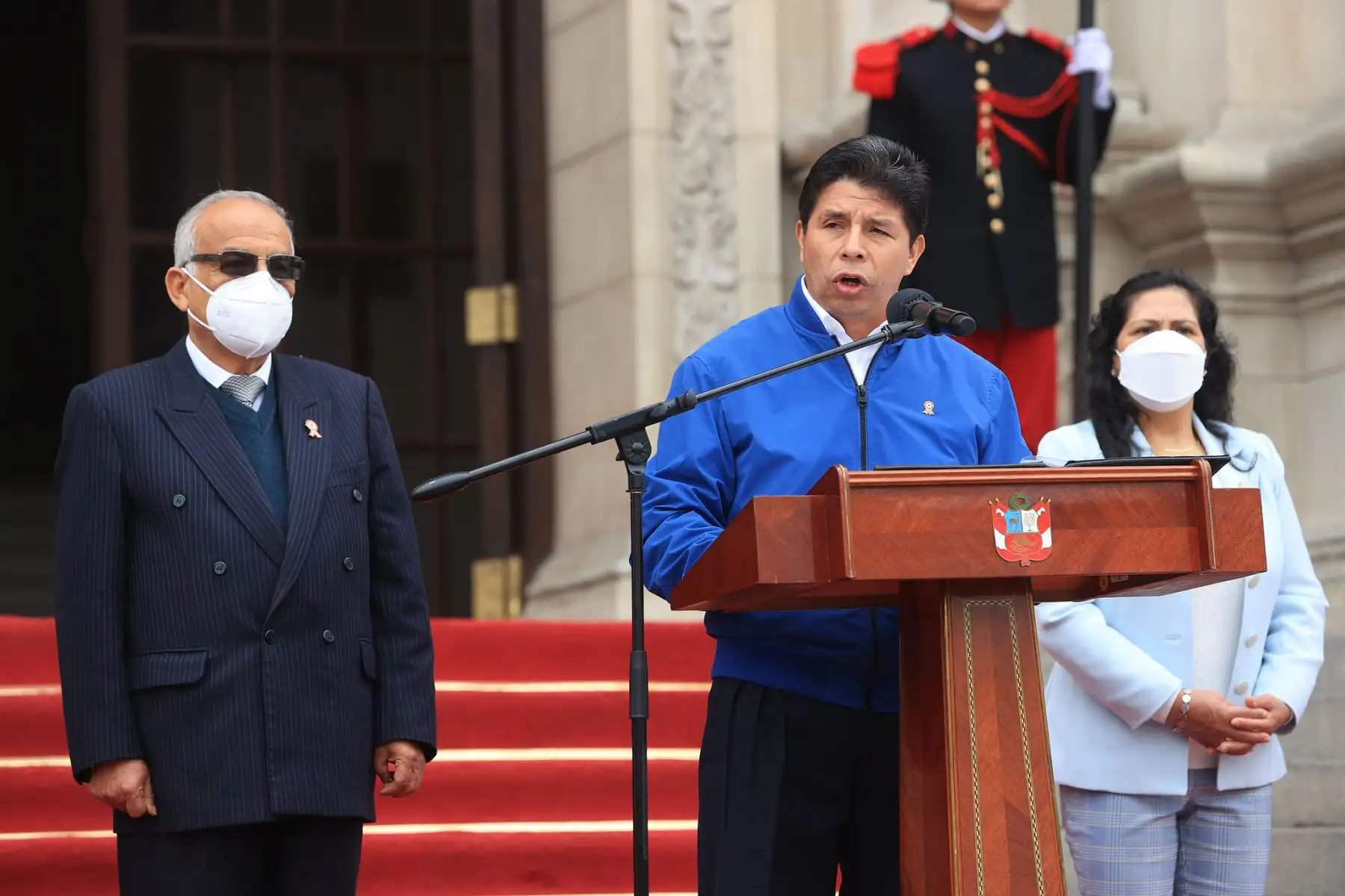 El mandatario Pedro Castillo Terrones, junto con ministros de Estado y otras autoridades, preside la actividad "Perú del Bicentenario: Asegurados en salud", en Palacio de Gobierno. Foto: ANDINA/Prensa Presidencia