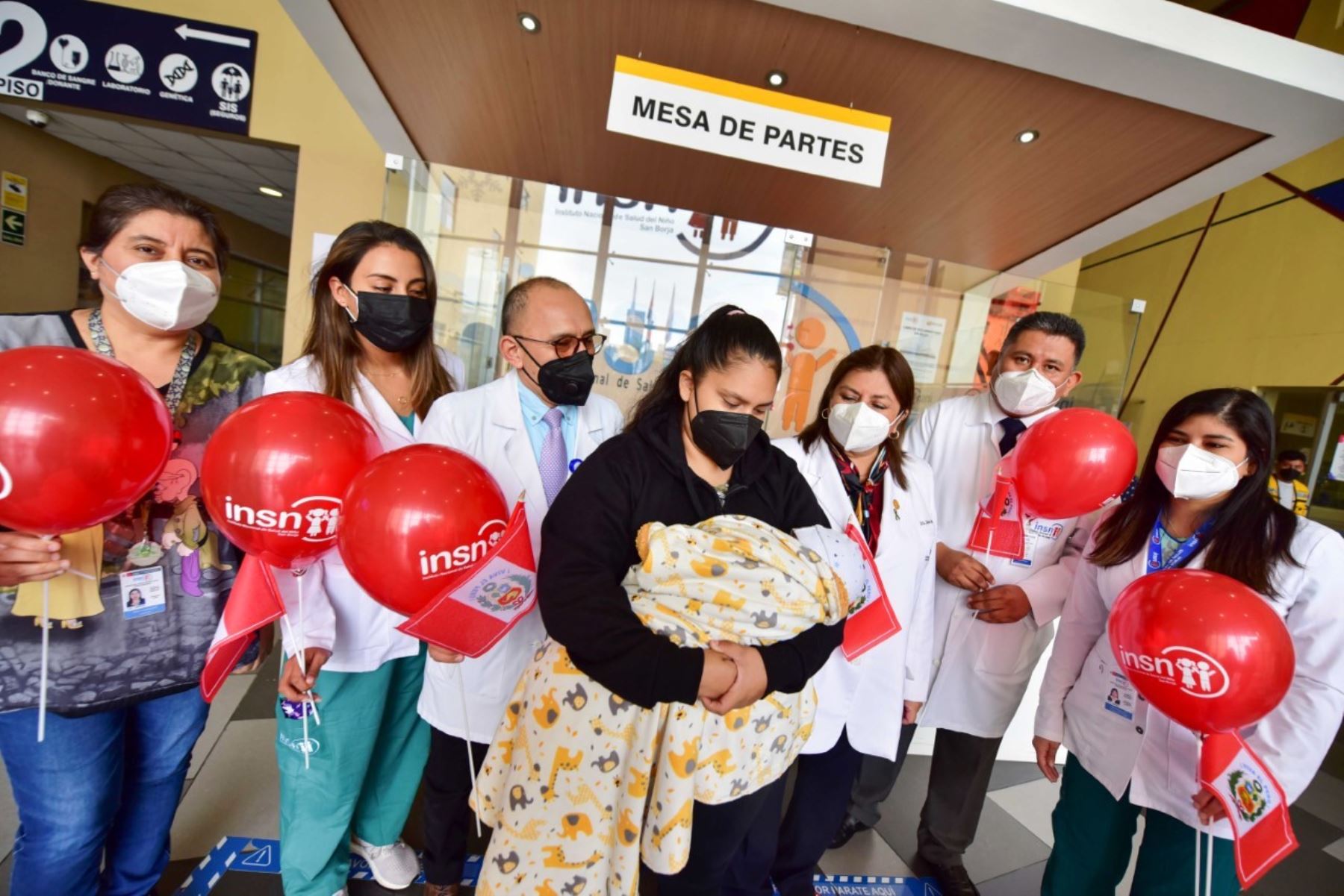INSN San Borja: cirujanos extirpan tumor gigante en hígado de recién nacido