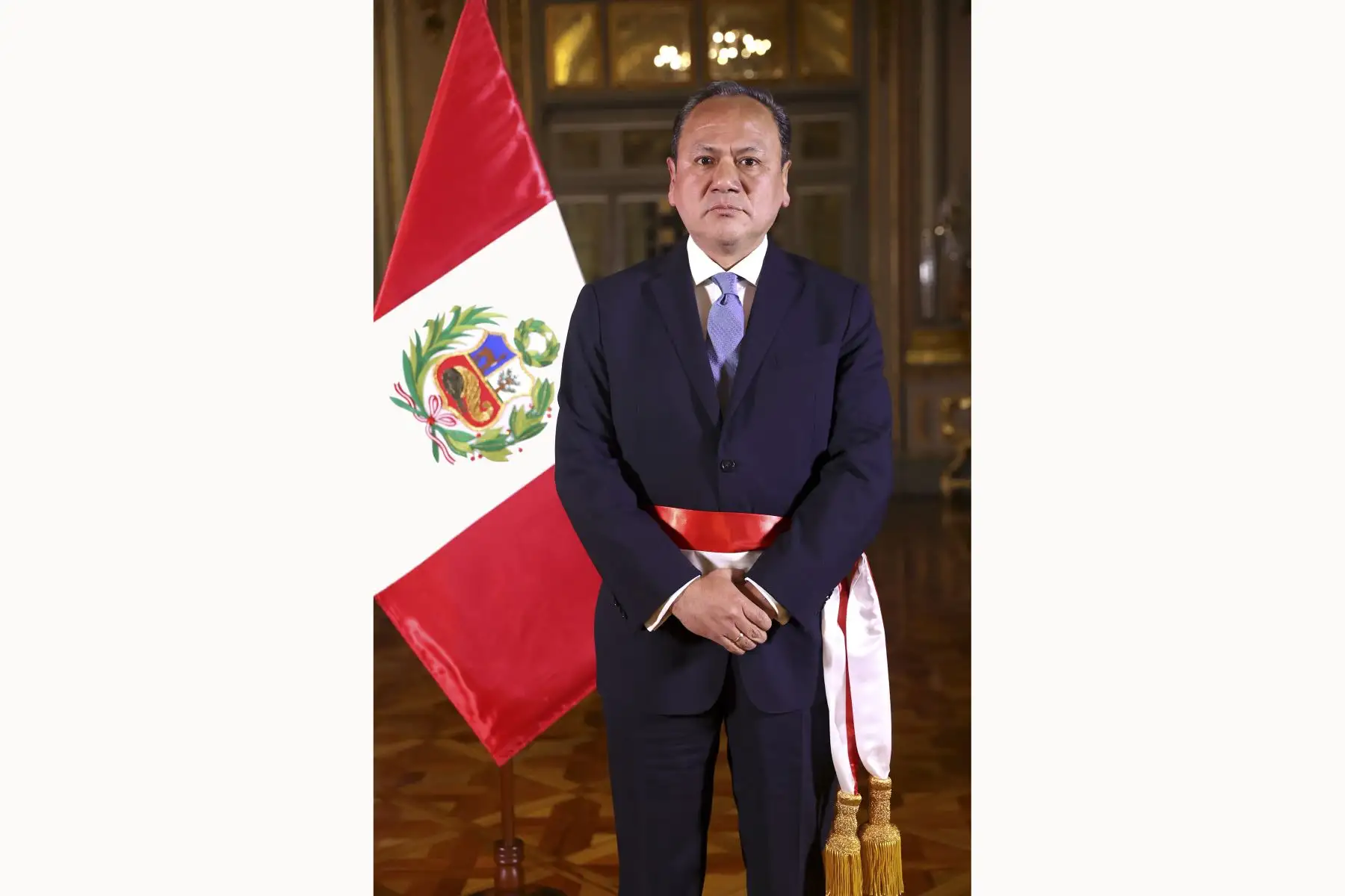 Presidente de la República, Pedro Castillo, tomó juramento al nuevo Ministro del Interior, Mariano González Fernández, en Palacio de Gobierno. 
Foto: ANDINA/Prensa Presidencia