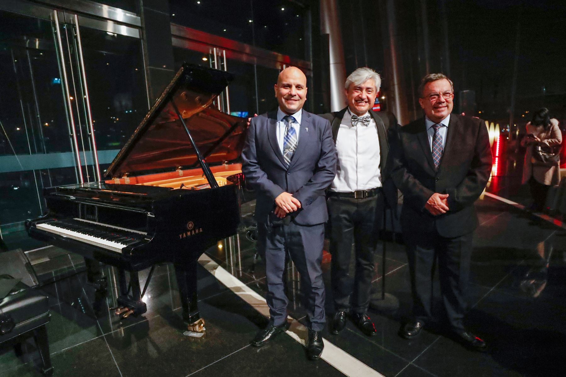 El Ministro de Cultura,Alejandro Salas Zegarra, participó del concierto del reconocido pianista y compositor ecutoriano, Juan Castro, que se llevó a cabo en el Gran Teatro Nacional.
Foto: ANDINA/Mincul