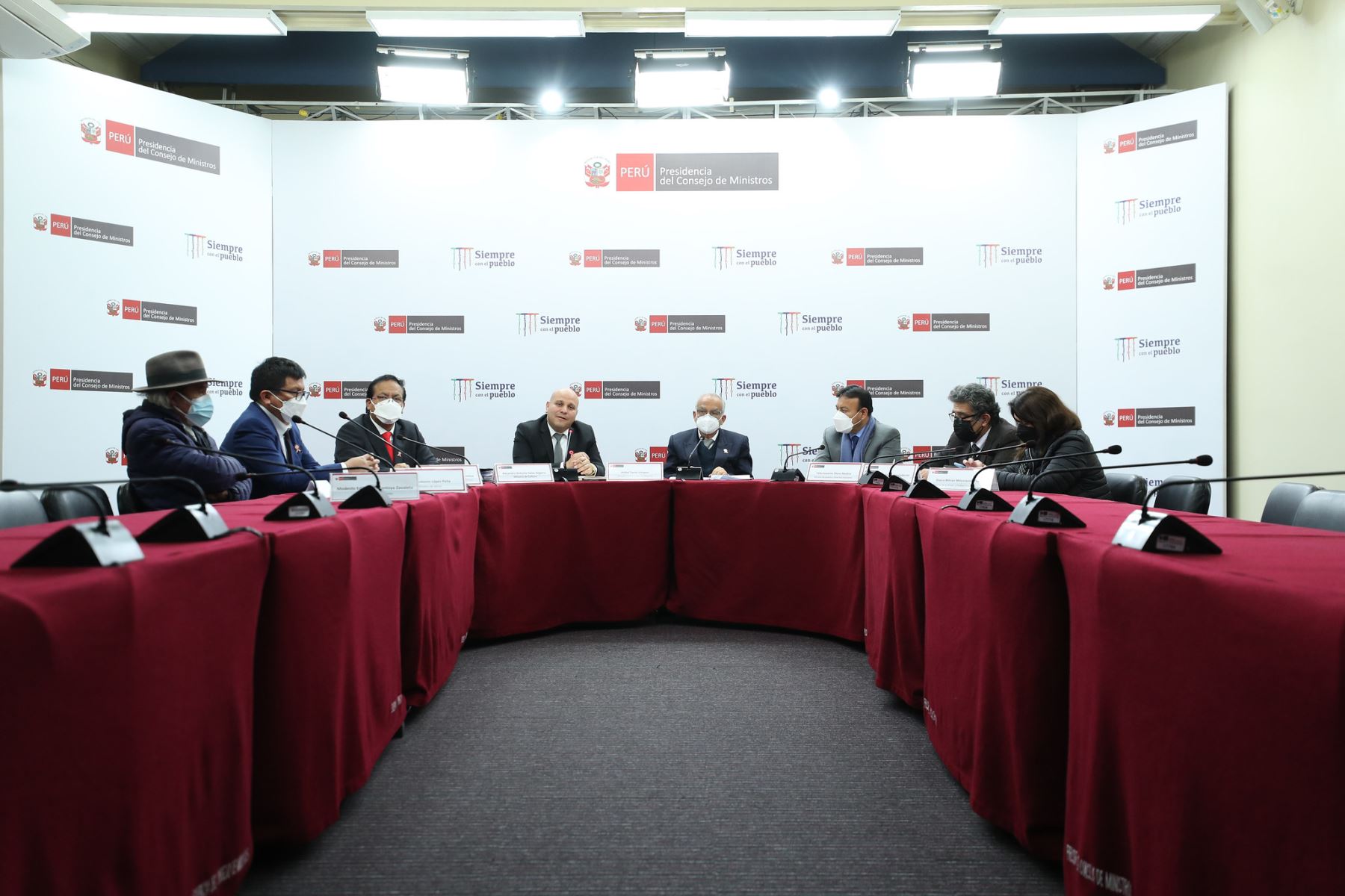 El presidente del Consejo de Ministros, Aníbal Torres y ministros de Estado brindan conferencia de prensa. Foto: ANDINA/PCM
