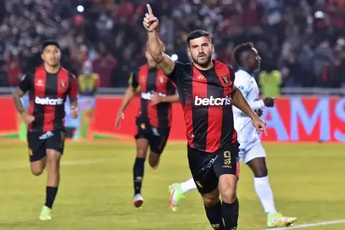 Bernardo Cuesta le da la victoria a un Melgar que ya celebra su clasificación a los cuartos de final de la Copa Sudamericana. Foto: AFP