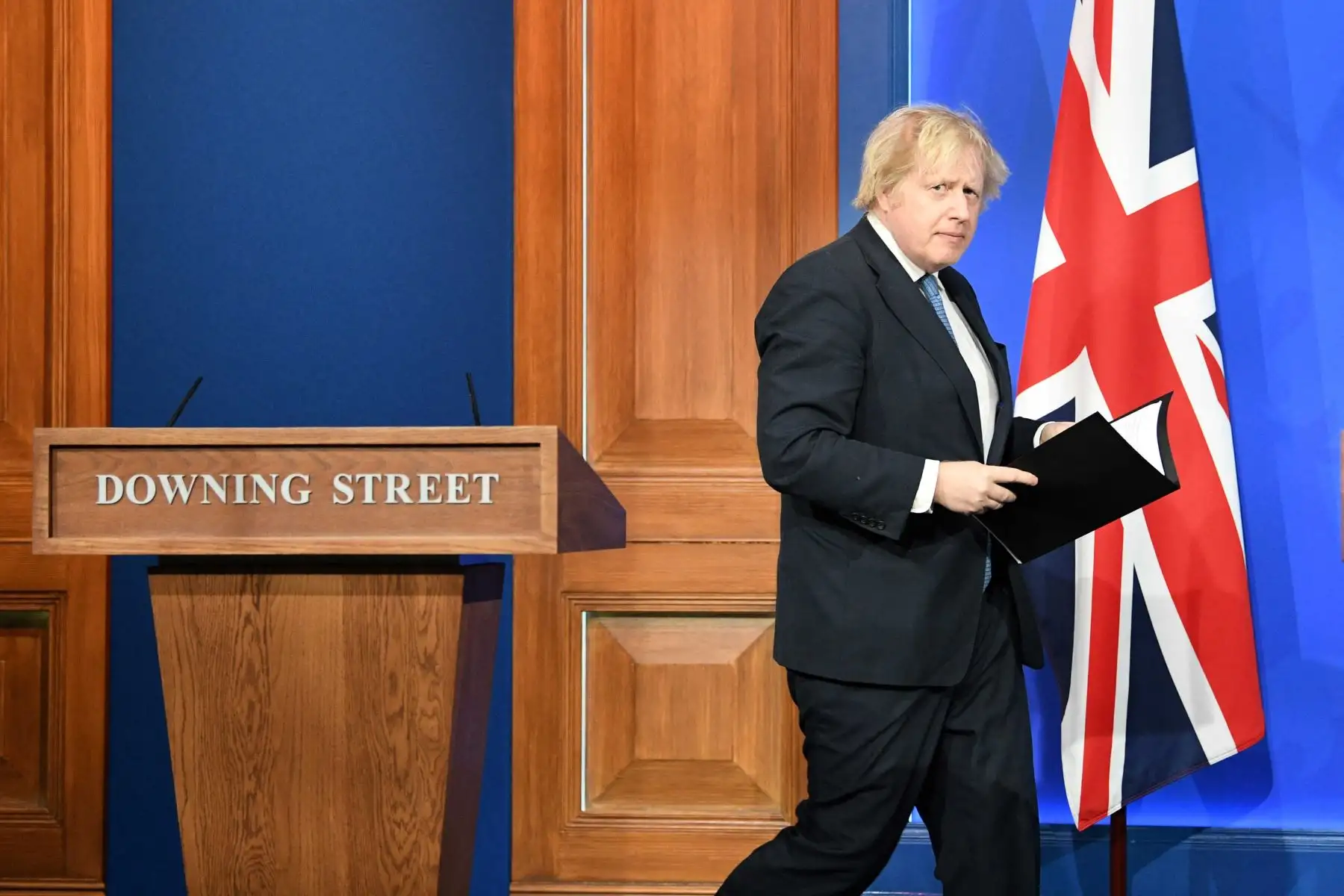 El primer ministro británico, Boris Johnson, anunció el jueves su dimisión como líder del Partido Conservador, pero se mantendrá como jefe del gobierno hasta que se nombre a su sucesor. Foto: AFP El primer ministro británico, Boris Johnson, anunció el jueves su dimisión como líder del Partido Conservador, pero se mantendrá como jefe del gobierno hasta que se nombre a su sucesor. Foto: AFP
