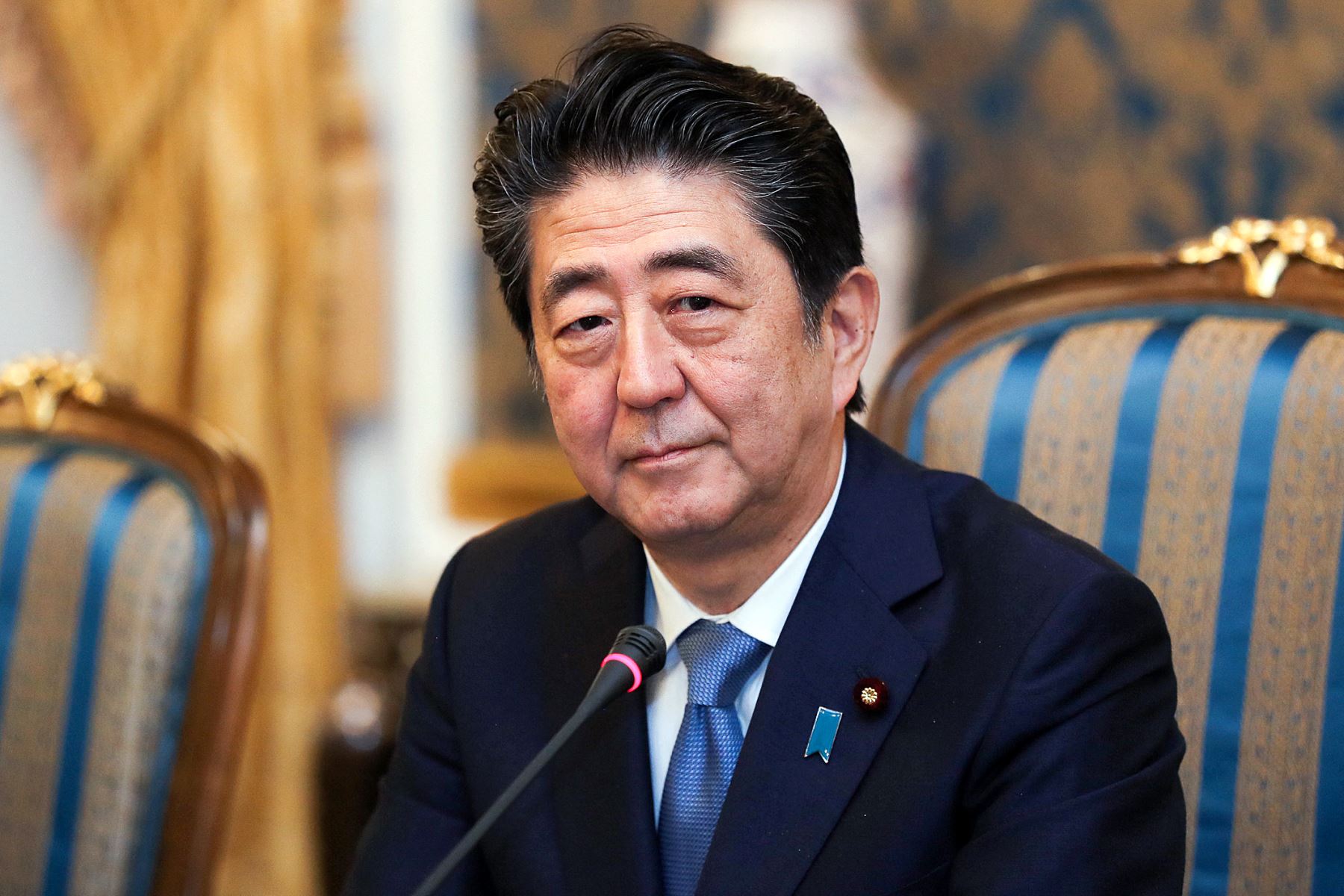 "Un departamento local de bomberos dice que el ex primer ministro Abe parece estar en estado de paro cardiorrespiratorio", informó la cadena pública NHK. Foto: AFP