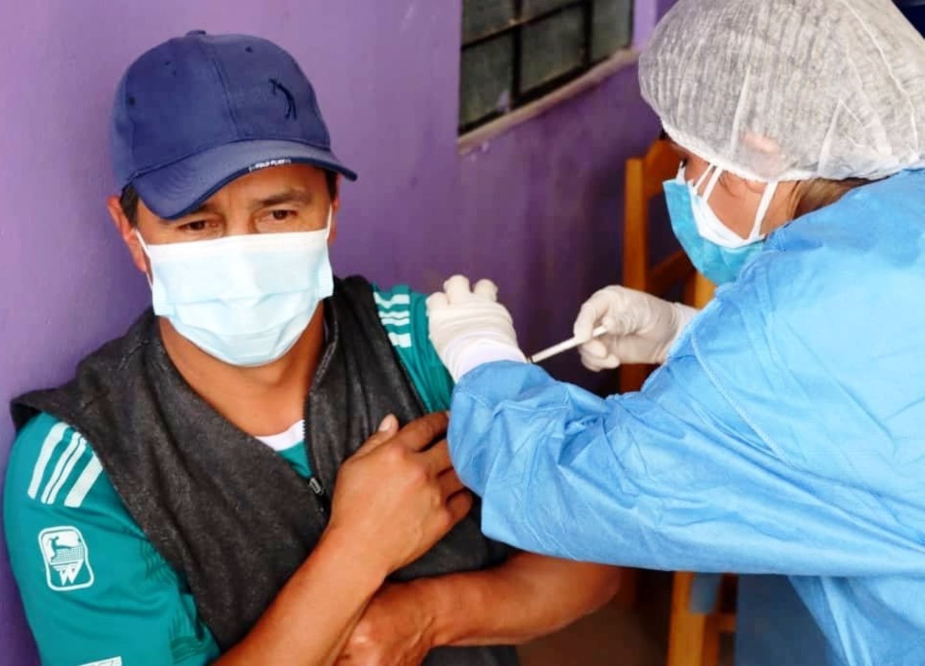 Cajamarca acelerarál el proceso de vacunación contra el covid-19 y busca superar cifra de 51 % que han recibido las tres dosis. ANDINA/Difusión