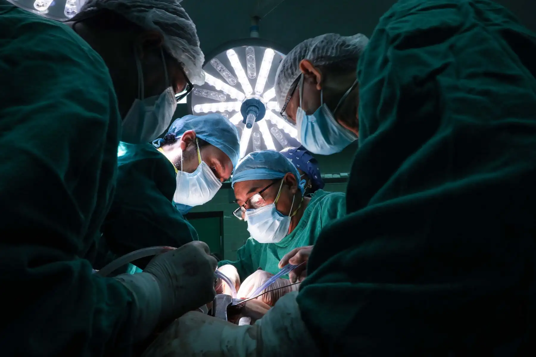 Entre los dispositivos figuran por ejemplo modernos tomógrafos y ecógrafos que se usan en la prevención, diagnóstico y tratamiento de cáncer y otras enfermedades, así como máquinas de hemodiálisis con sistema de bomba para brindar tratamiento terapéutico a los pacientes que padecen daño renal crónico. Foto: ANDINA/EsSalud