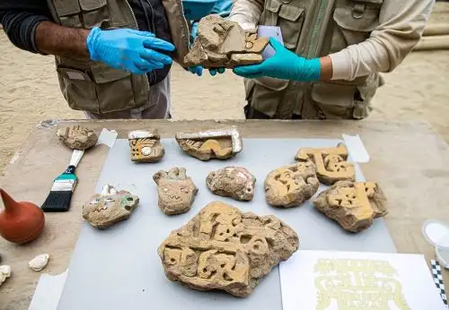 Tras el hallazgo de una estatuilla de madera y otras piezas arqueológicas, especialistas del Ministerio de Cultura concentran sus esfuerzos en reconstruir el discurso iconográfico de la huaca Takaynamo, en La Libertad.