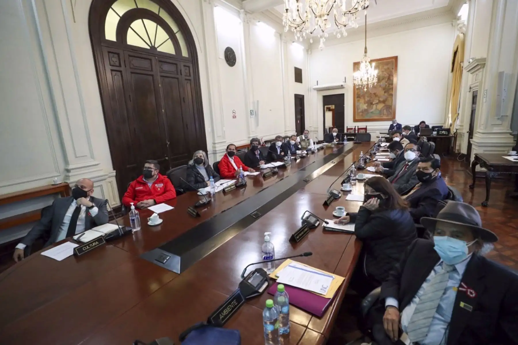 El presidente del Consejo de Ministros, Aníbal Torres lidera sesión extraordinaria del Consejo de Ministros en Palacio de Gobierno para abordar exclusivamente temas en materia de seguridad ciudadana.
Foto: PCM