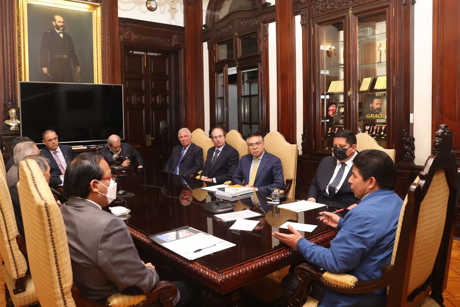 El presidente Pedro Castillo sostiene una reunión de trabajo con los representantes de la Sociedad Nacional de Industria, en el que se abordan diversas acciones para fortalecer la productividad en las regiones, así como propuestas para el desarrollo social y económico del país.
Foto: ANDINA/Prensa Presidencia