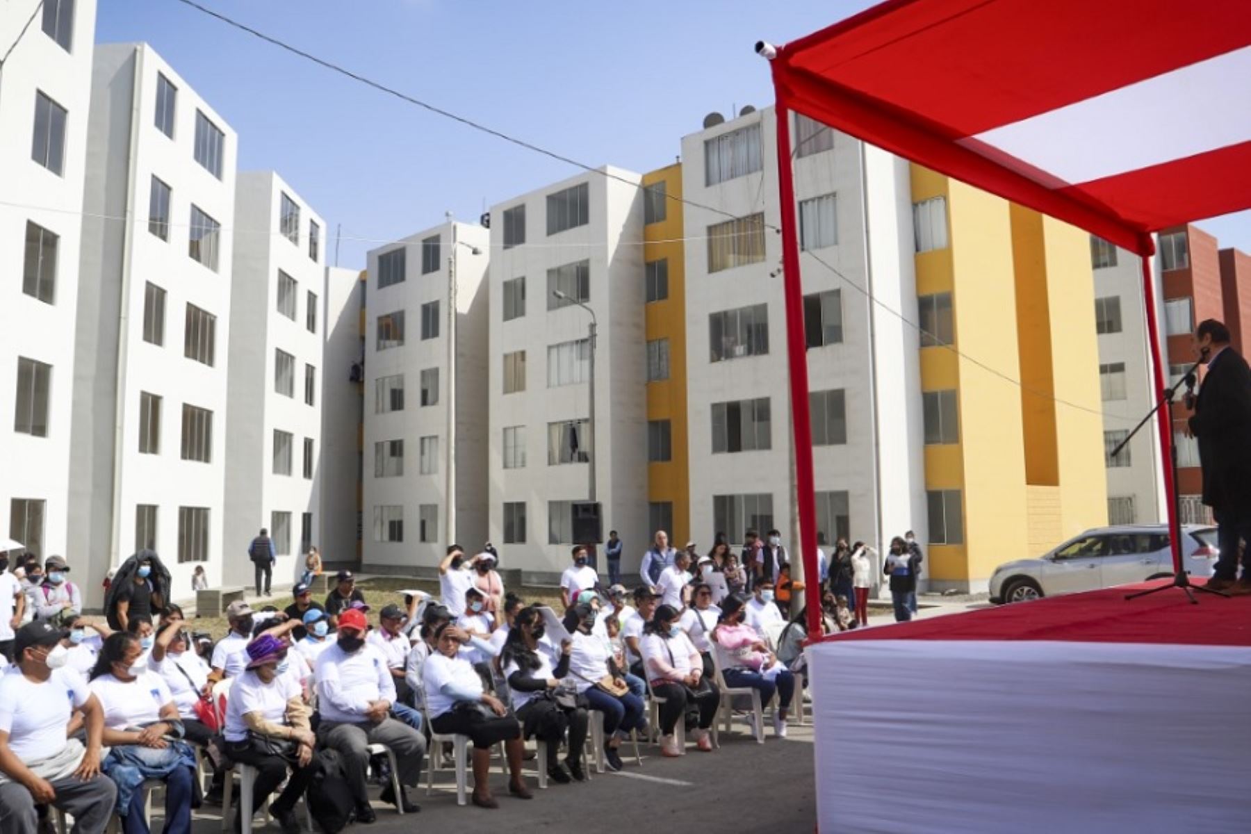 El Ministerio de Vivienda, Construcción y Saneamiento entregó 120 viviendas de interés social del proyecto inmobiliario “Cuatro suyos”, en el distrito de La Esperanza, en el departamento de La Libertad.