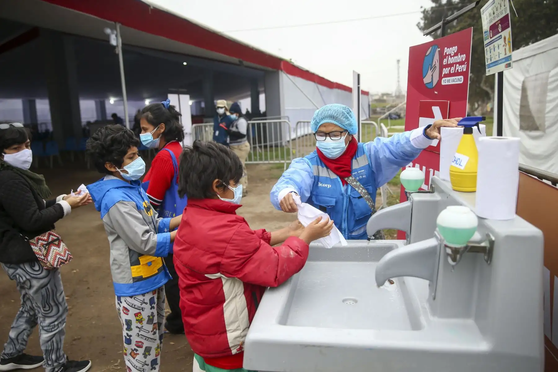 Ministerio de Salud realiza campaña de vacunación contra la influenza y el covid-19 en el Instituto Peruano del Deporte de San Juan de Miraflores.
Foto: ANDINA/Carla Patiño Ramírez