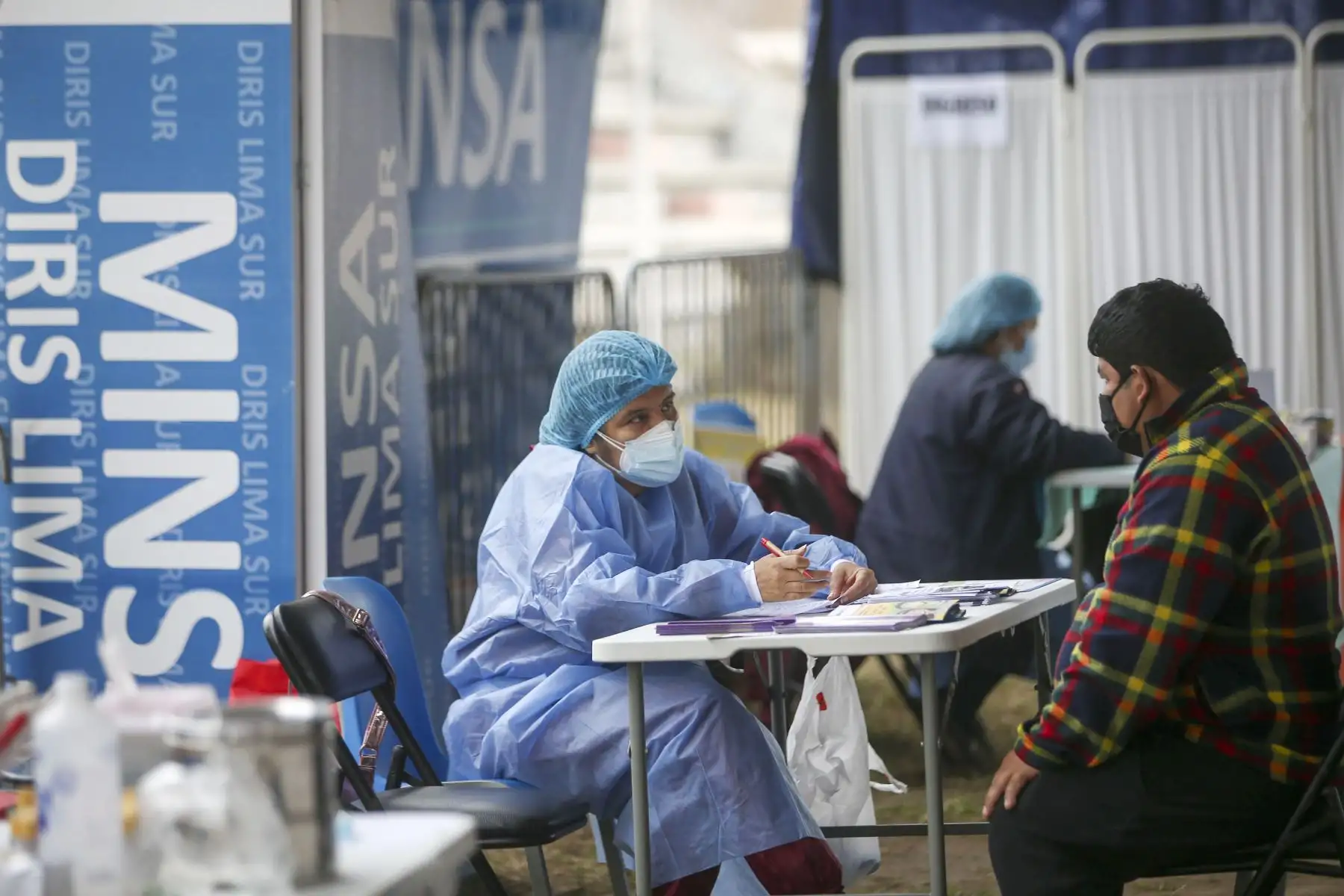 Ministerio de Salud realiza campaña de vacunación contra la influenza y el covid-19 en el Instituto Peruano del Deporte de San Juan de Miraflores.
Foto: ANDINA/Carla Patiño Ramírez