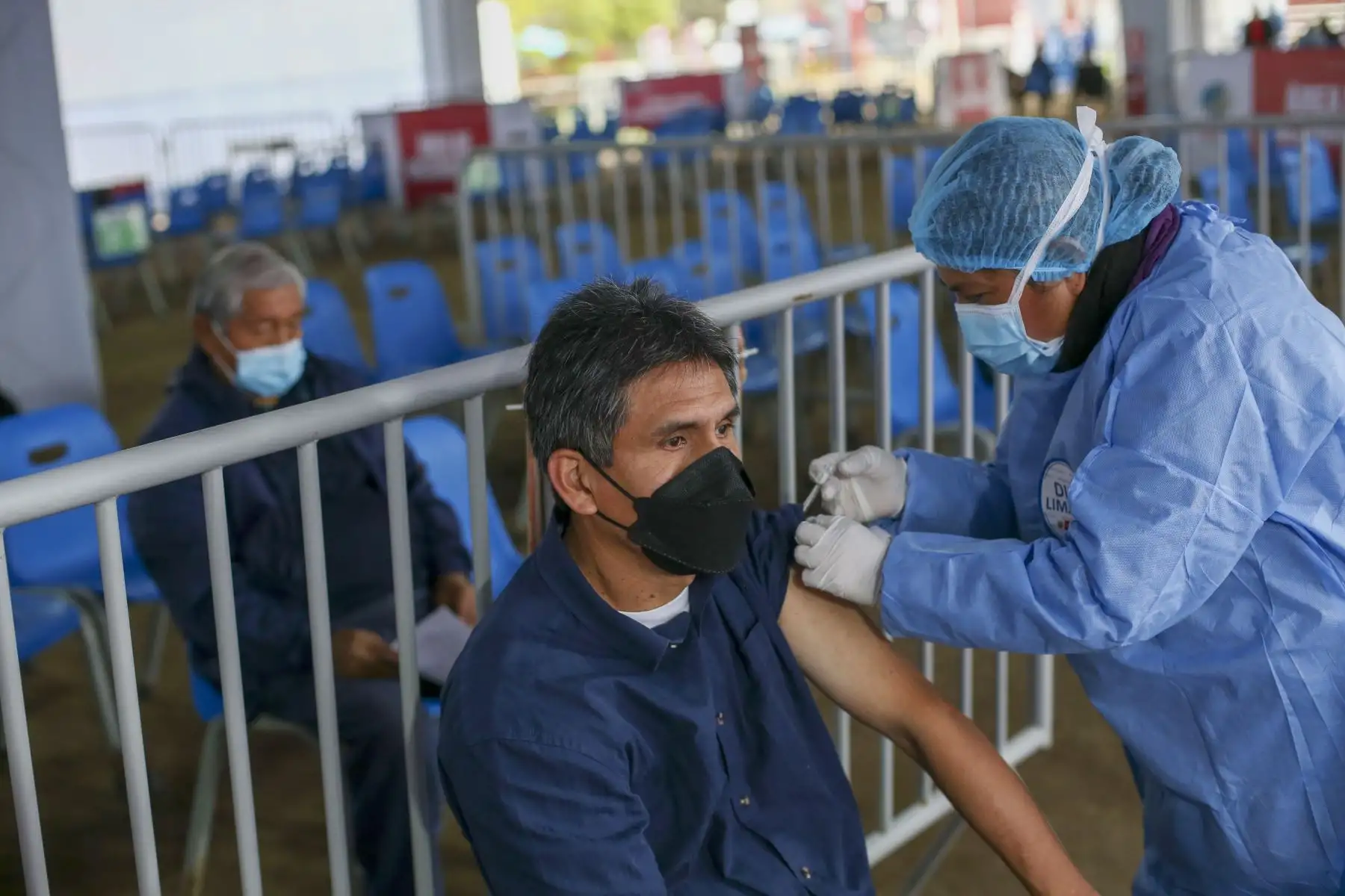 Ministerio de Salud realiza campaña de vacunación contra la influenza y el covid-19 en el Instituto Peruano del Deporte de San Juan de Miraflores.
Foto: ANDINA/Carla Patiño Ramírez