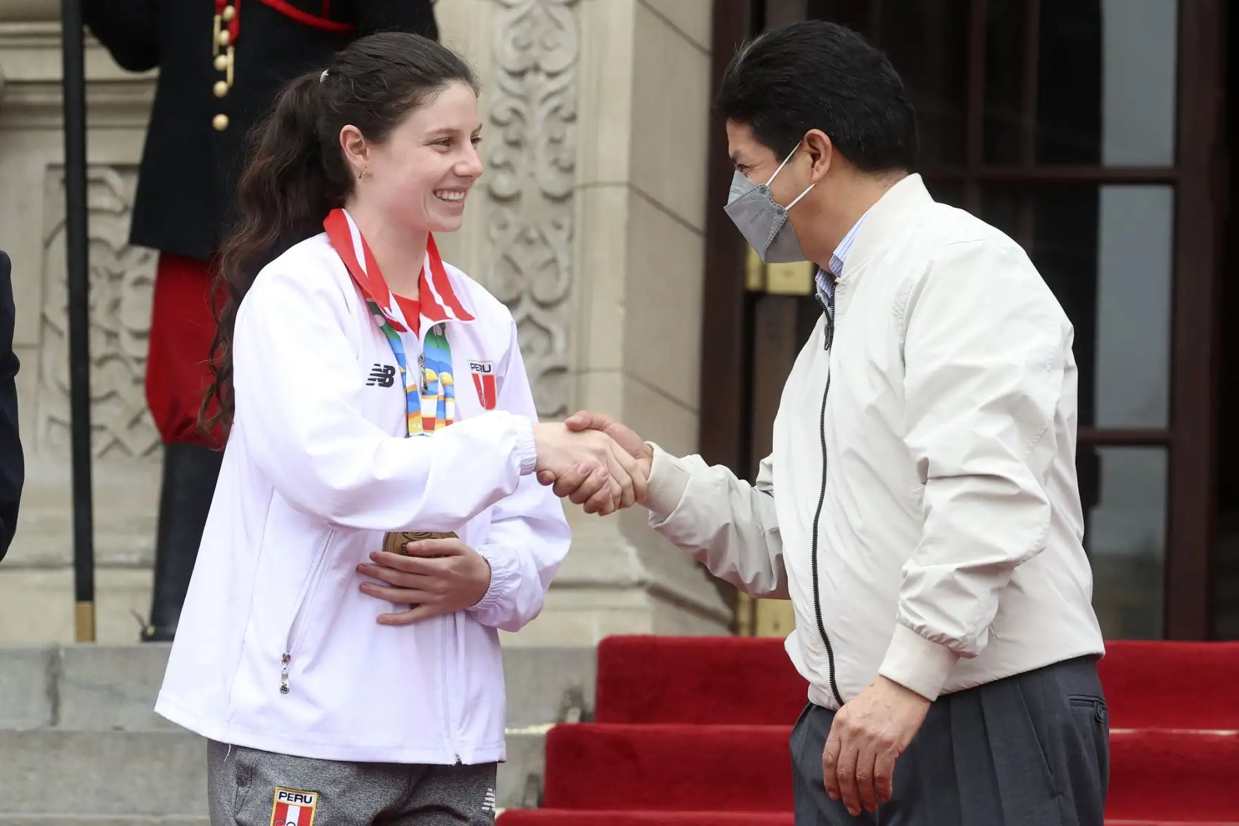 Presidente de la República, Pedro Castillo, entrega premios a deportistas peruanos que obtuvieron medallas en la XIX edición de los Juegos Bolivarianos Valledupar 2022.
Foto: ANDINA/Prensa Presidencia