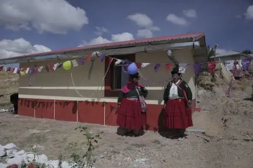 Una de las casas bioclimáticas entregadas hoy en Ilave, Puno. Foto: ANDINA/difusión.