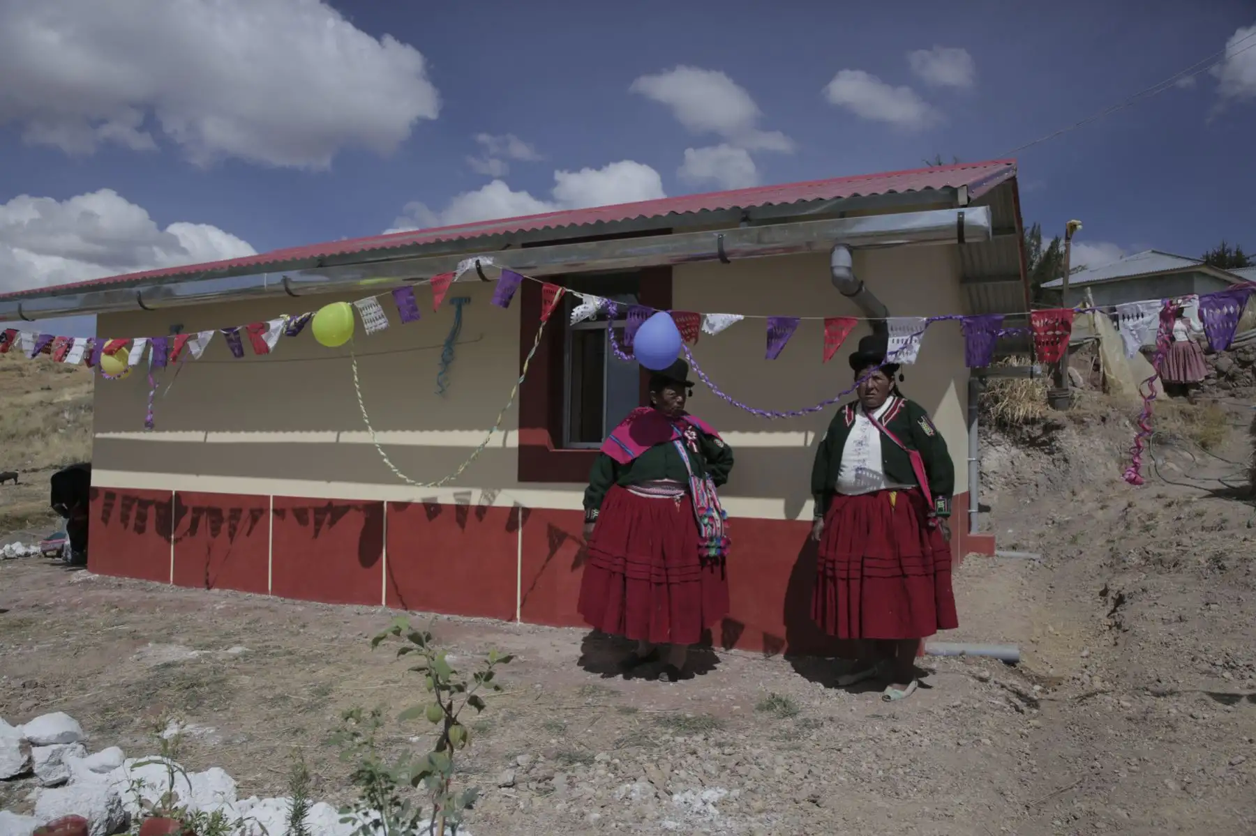 Una de las casas bioclimáticas entregadas hoy en Ilave, Puno. Foto: ANDINA/difusión.