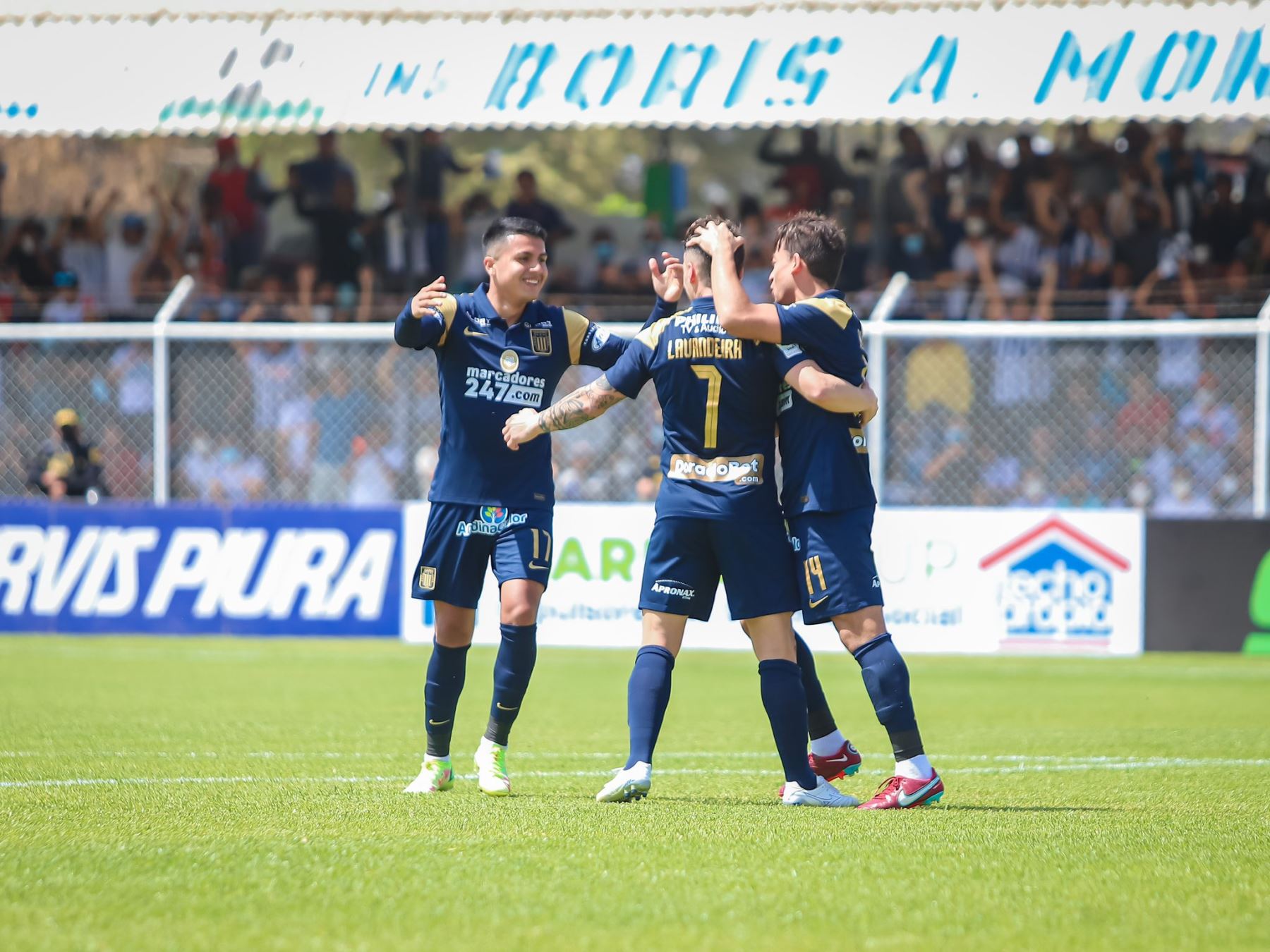 Lavandeira celebra su gol que le da la victoria a Alianza Lima ante Atlético Grau en Piura