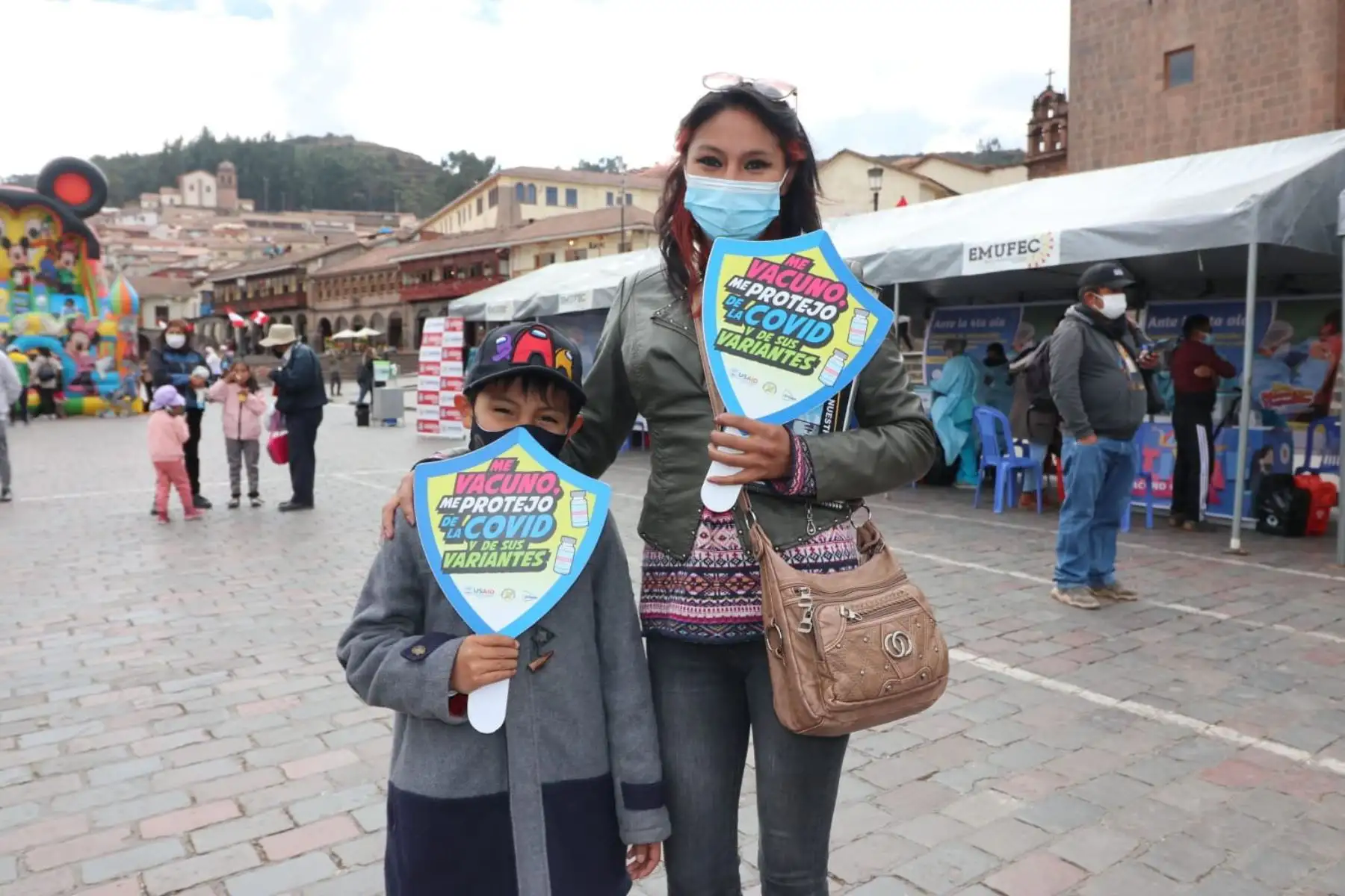 Decenas de personas se vacunaron contra la covid -19 durante la campaña "Me vacuno Cusco" que se desarrolló en esa ciudad andina.
Foto: Minsa