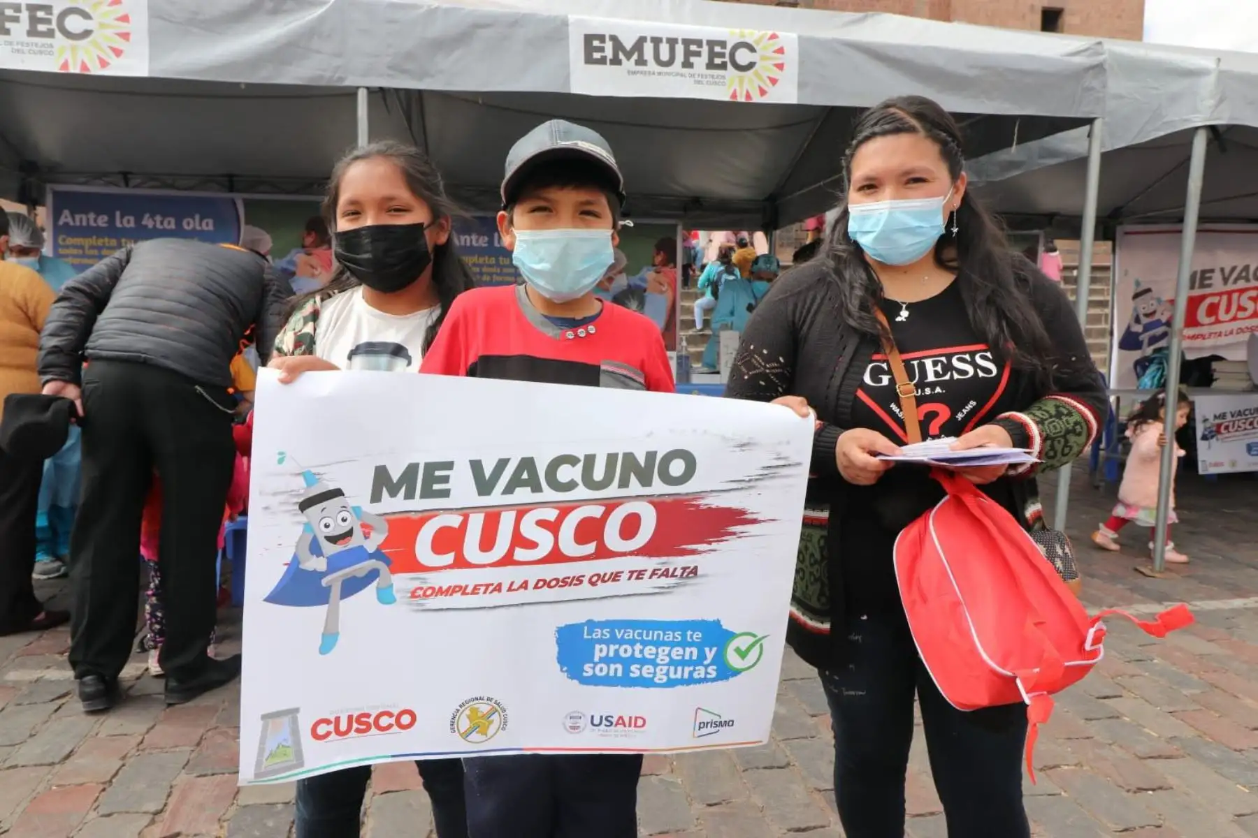 Decenas de personas se vacunaron contra la covid -19 durante la campaña "Me vacuno Cusco" que se desarrolló en esa ciudad andina.
Foto: Minsa