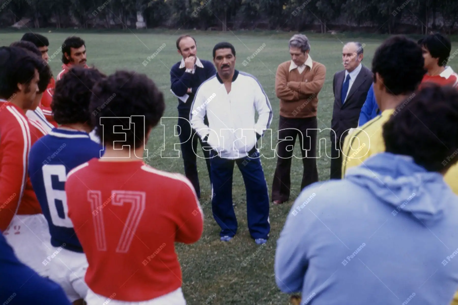 Lima - 1979 / Presentación de Marcos Calderón como técnico de club Sporting Cristal. Foto: Archivo Histórico de El Peruano