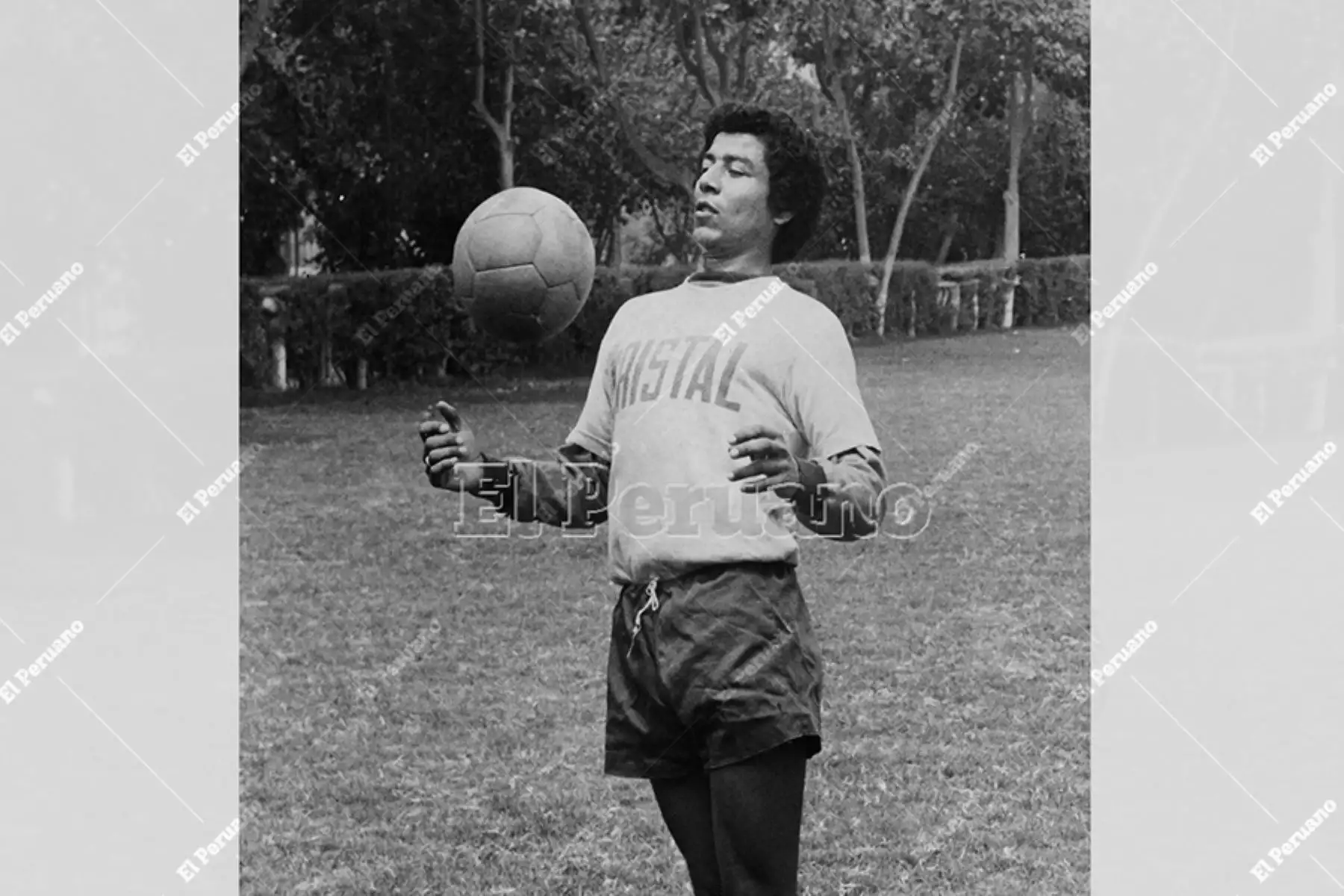 Lima - 16 diciembre 1970 / Víctor "Conejo" Benítez en un entrenamiento con el club Sporting Cristal. Foto: Archivo Histórico de El Peruano