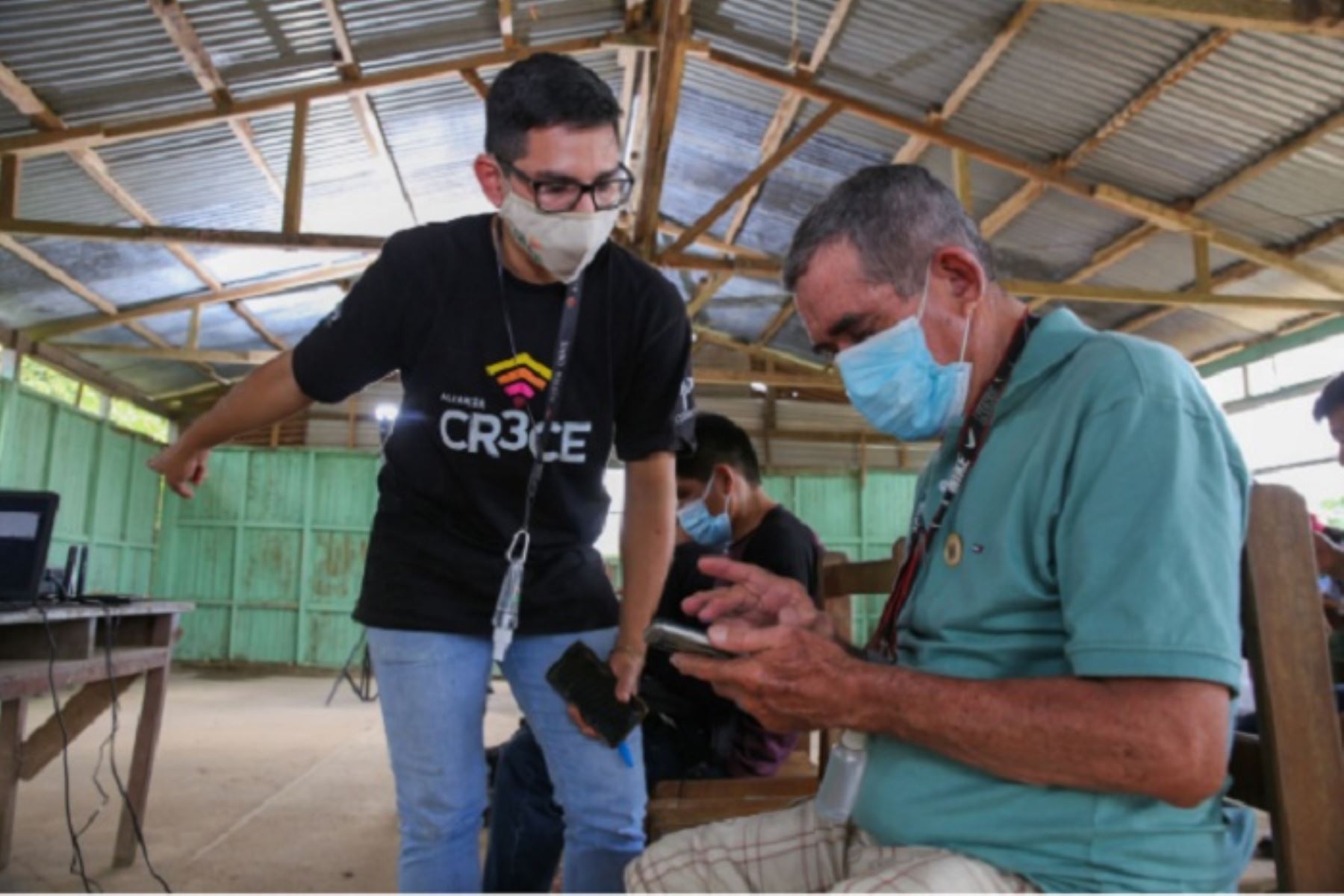 A través de la tecnología abierta, la Alianza CR3CE de Cedro y USAID, con Internet Para Todos (IPT), están implementando servicios de internet 4G en 3 localidades rurales de la selva peruana de las regiones de Huánuco, San Martín y Ucayali.