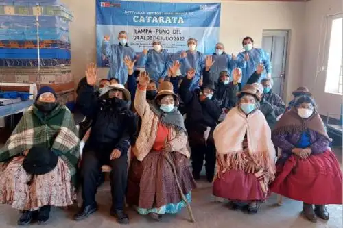 El trabajo articulado entre Pensión 65 y el INO permitió que personas adultas en pobreza extrema se sometieran a intervenciones quirúrgicas en el hospital de Lampa para mejorar su salud visual. Foto: ANDINA/Difusión