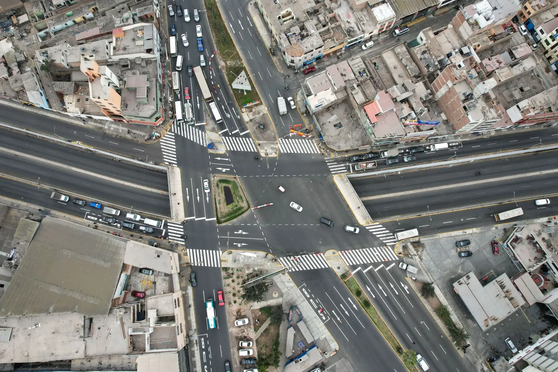 Hoy lunes 11 de julio inició el plan de desvíos en la avenida Venezuela para dar paso a las obras de la Estación 10 Tingo María de la Línea 2 del Metro de Lima y Callao, informó la Autoridad de Transporte Urbano (ATU).
Foto: ANDINA/Renato Pajuelo