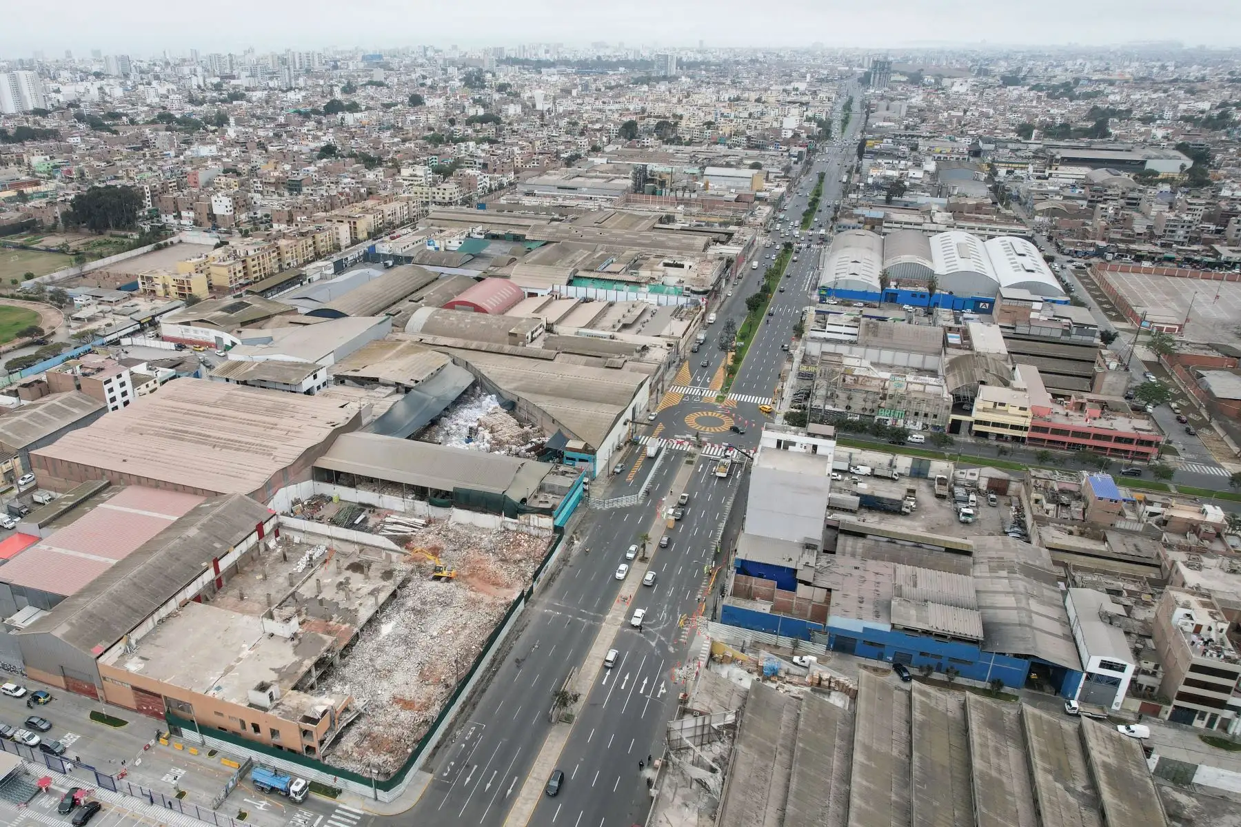 Hoy lunes 11 de julio inició el plan de desvíos en la avenida Venezuela para dar paso a las obras de la Estación 10 Tingo María de la Línea 2 del Metro de Lima y Callao, informó la Autoridad de Transporte Urbano (ATU).
Foto: ANDINA/Renato Pajuelo