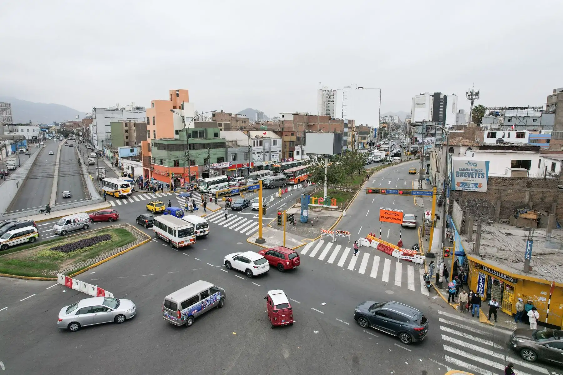 Hoy lunes 11 de julio inició el plan de desvíos en la avenida Venezuela para dar paso a las obras de la Estación 10 Tingo María de la Línea 2 del Metro de Lima y Callao, informó la Autoridad de Transporte Urbano (ATU).
Foto: ANDINA/Renato Pajuelo