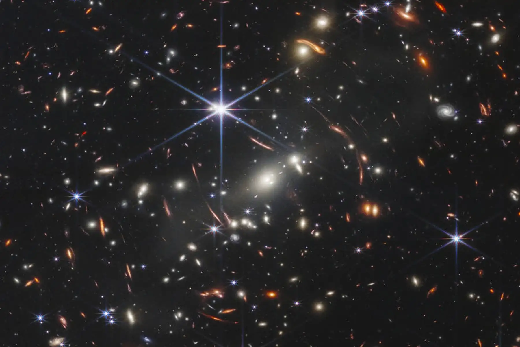 Esta primera imagen del telescopio espacial James Webb de la NASA es la imagen infrarroja más profunda y nítida del universo distante hasta la fecha. Foto: NASA