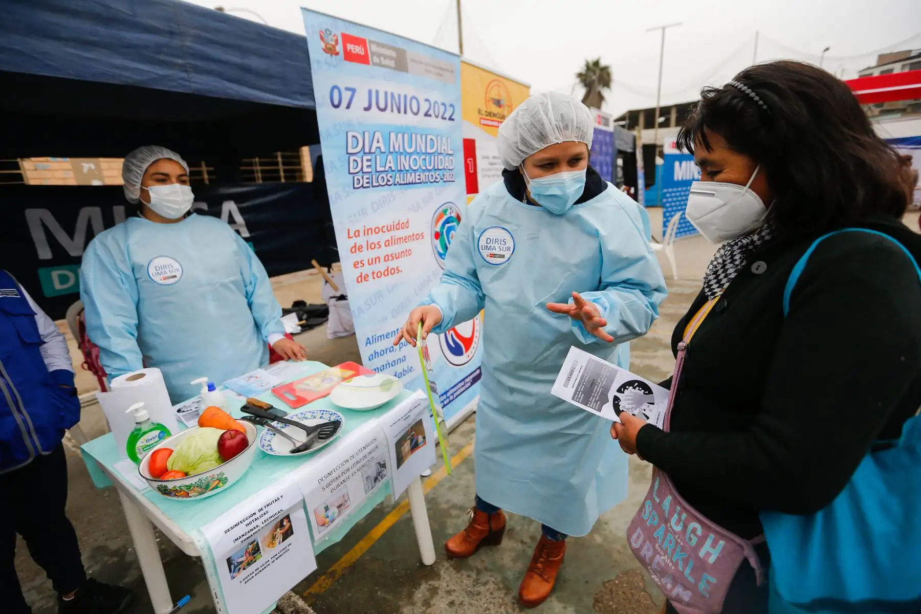 Minsa participa en la campaña de salud integral dirigida a 300 beneficiarios de las ollas comunes de Villa María del Triunfo.
Foto: Minsa